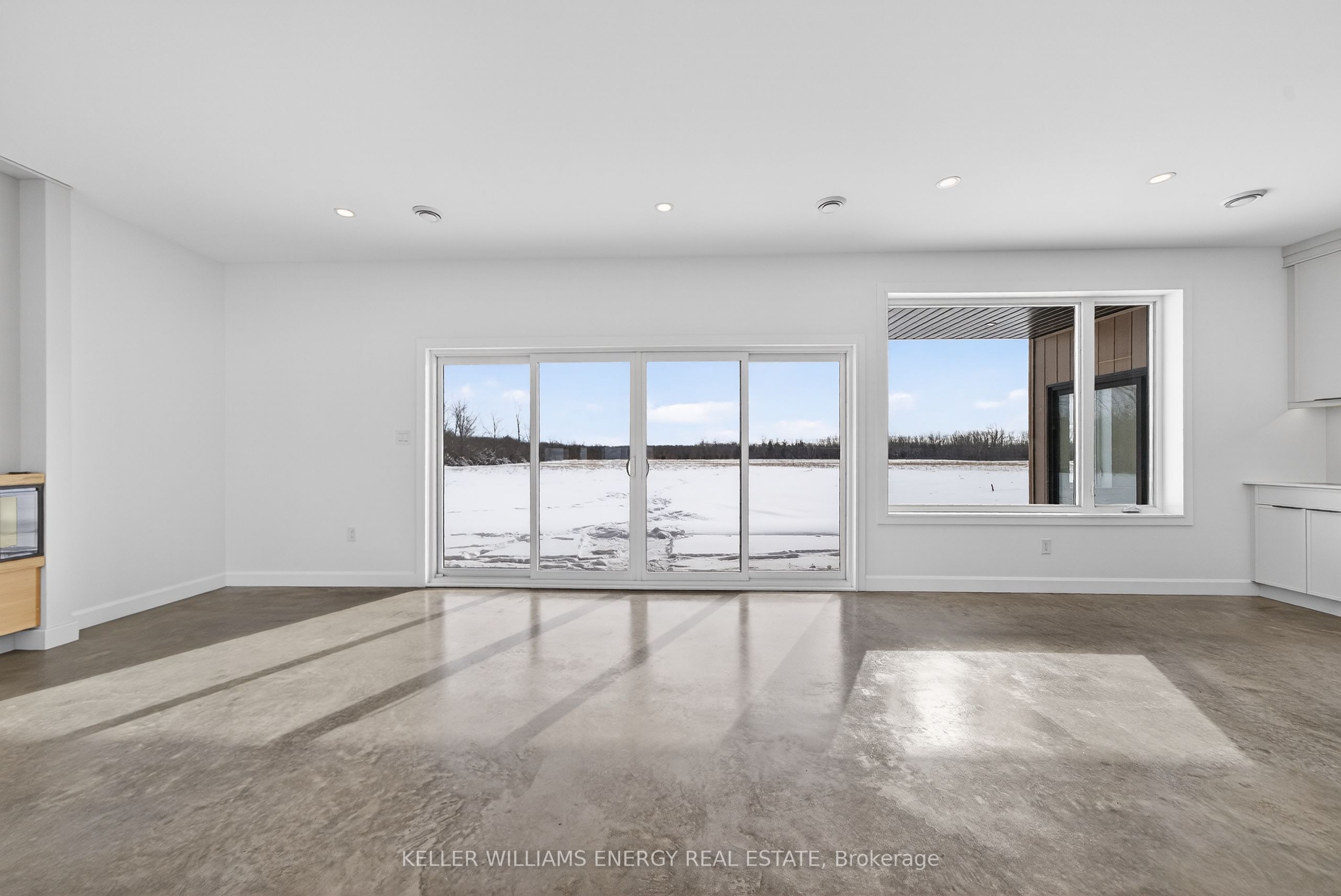 293 Kelly Road Property Photo 8
