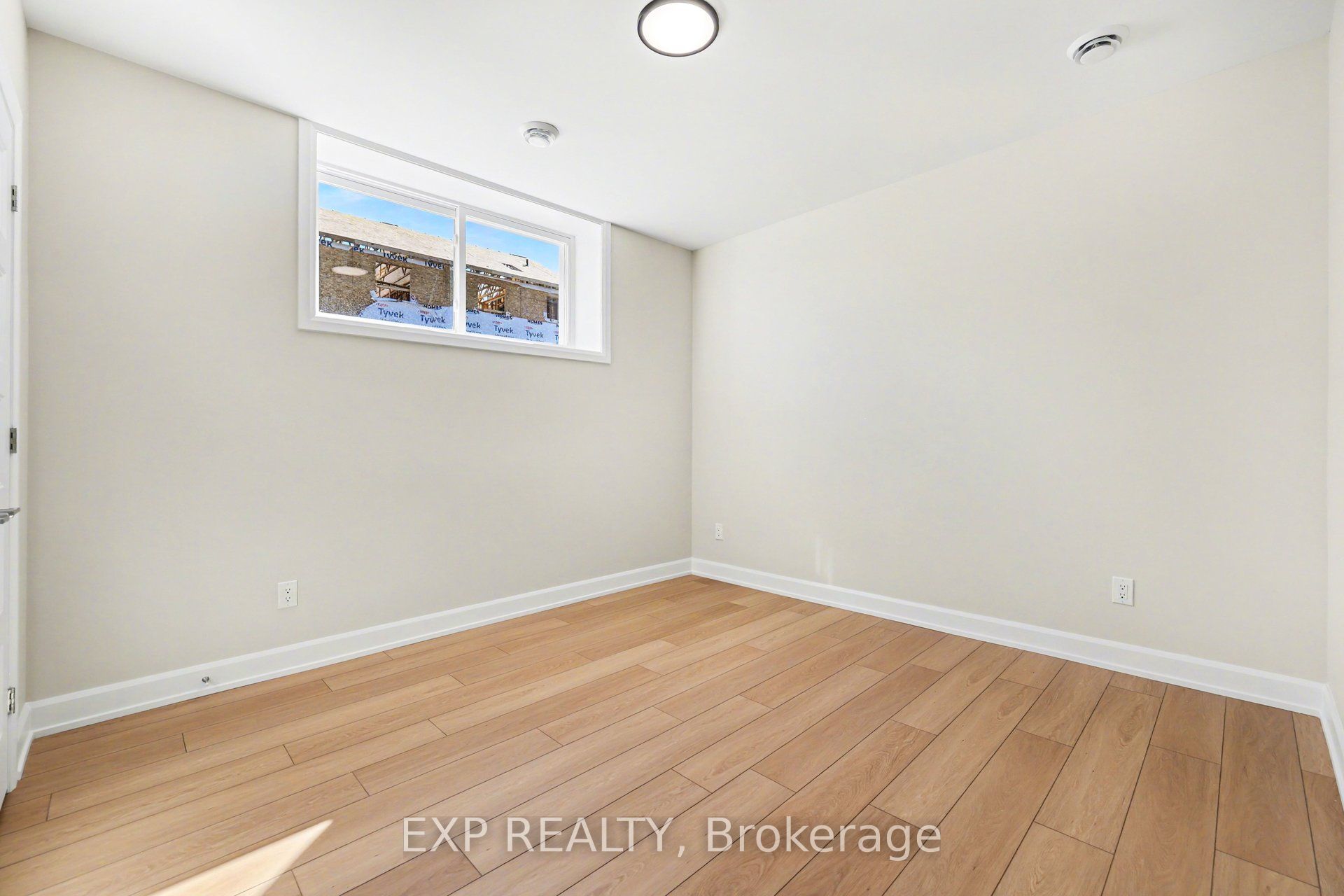 448 Falcon Lane B Property Photo 15