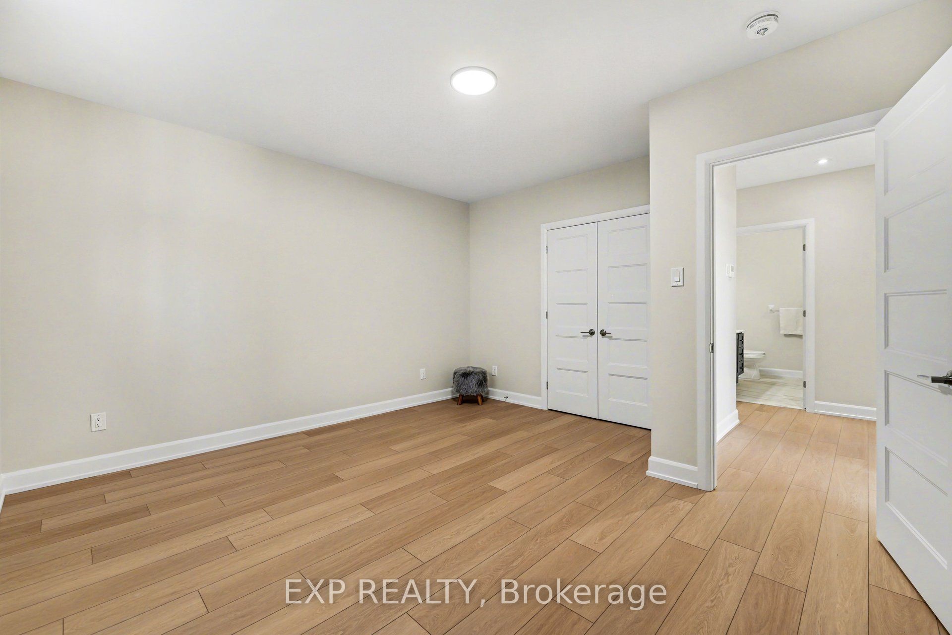 448 Falcon Lane B Property Photo 18