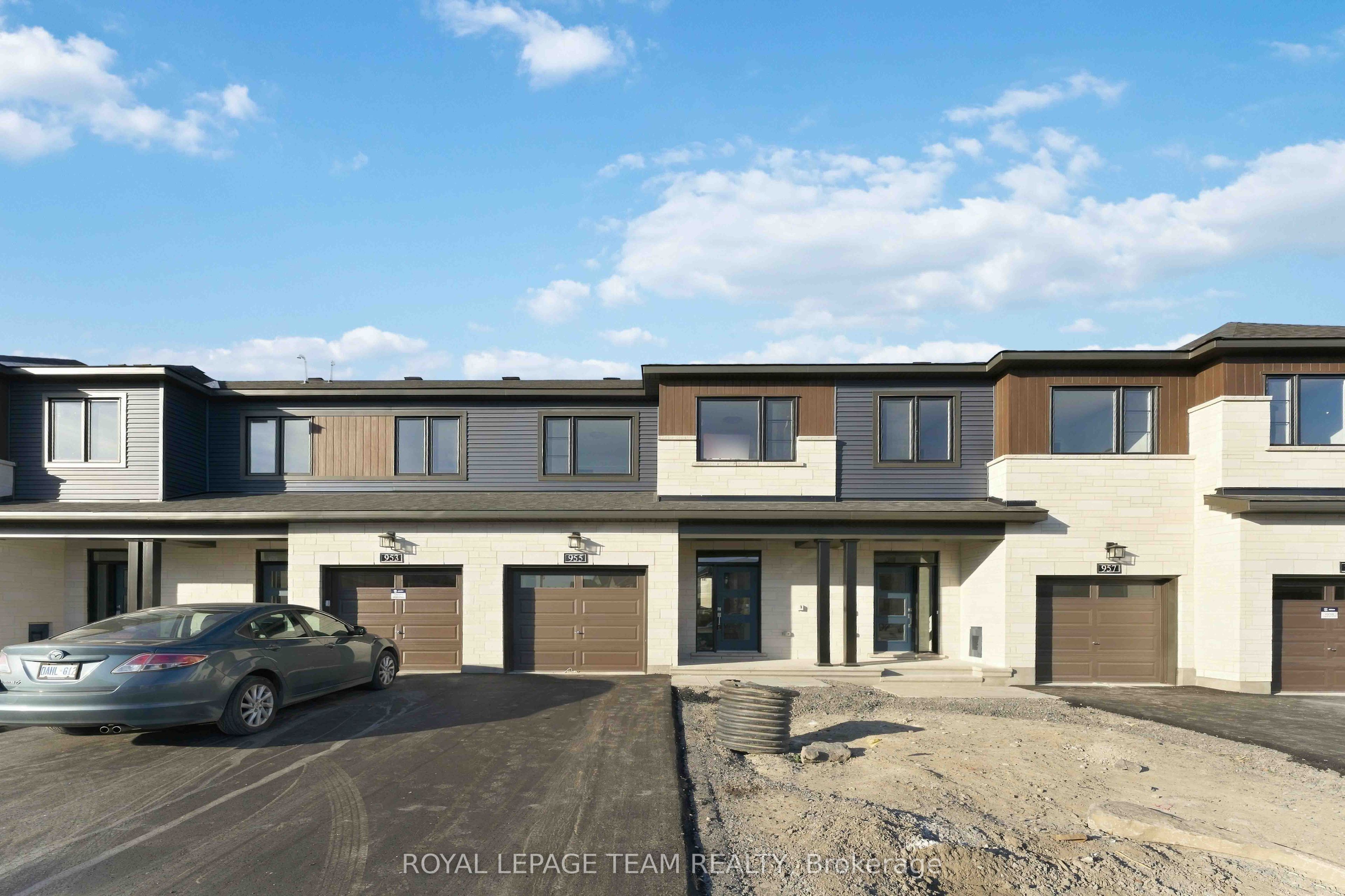 955 Locomotion Lane Property Photo 1