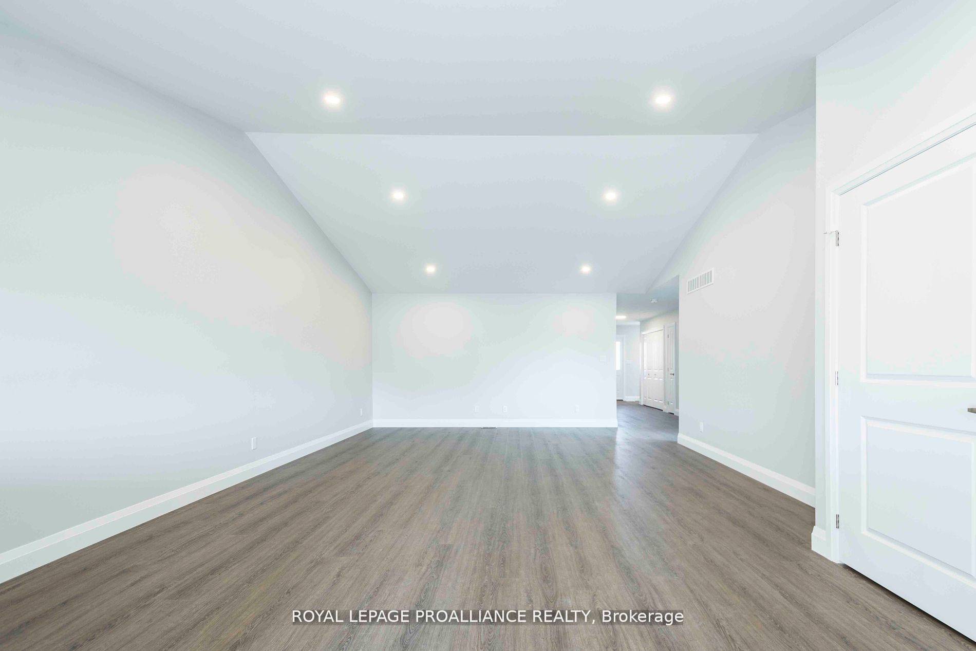 42 Mackenzie John Crescent Property Photo 5