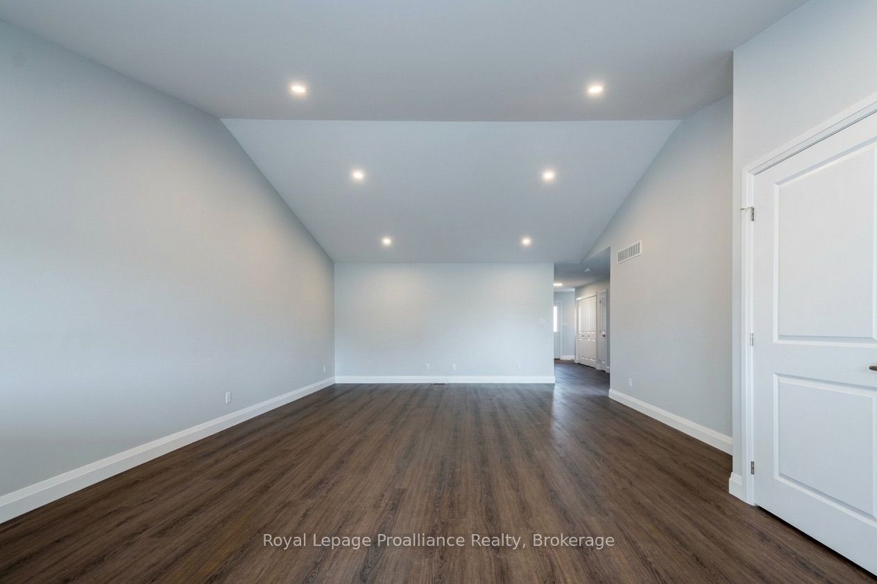 42 Mackenzie John Crescent Property Photo 7