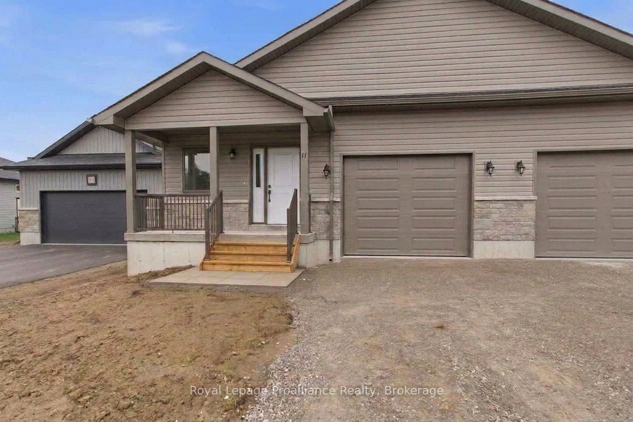48 Mackenzie John Crescent Property Photo 1
