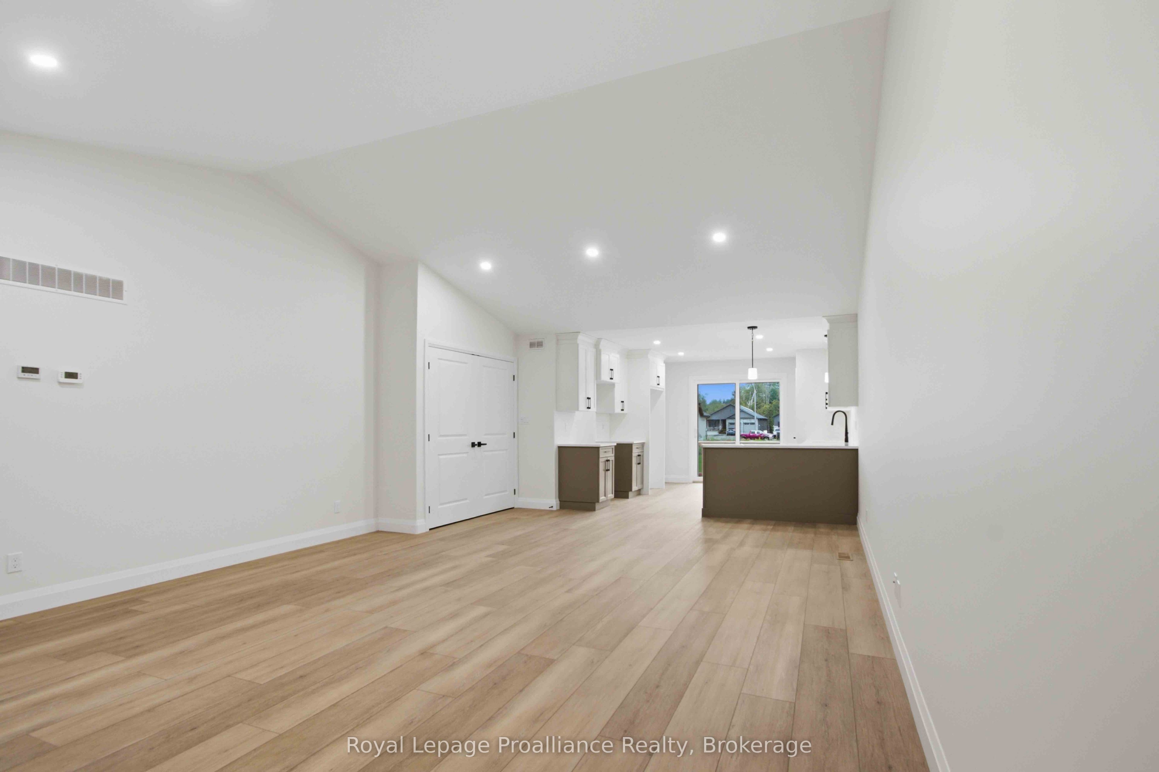 48 Mackenzie John Crescent Property Photo 5