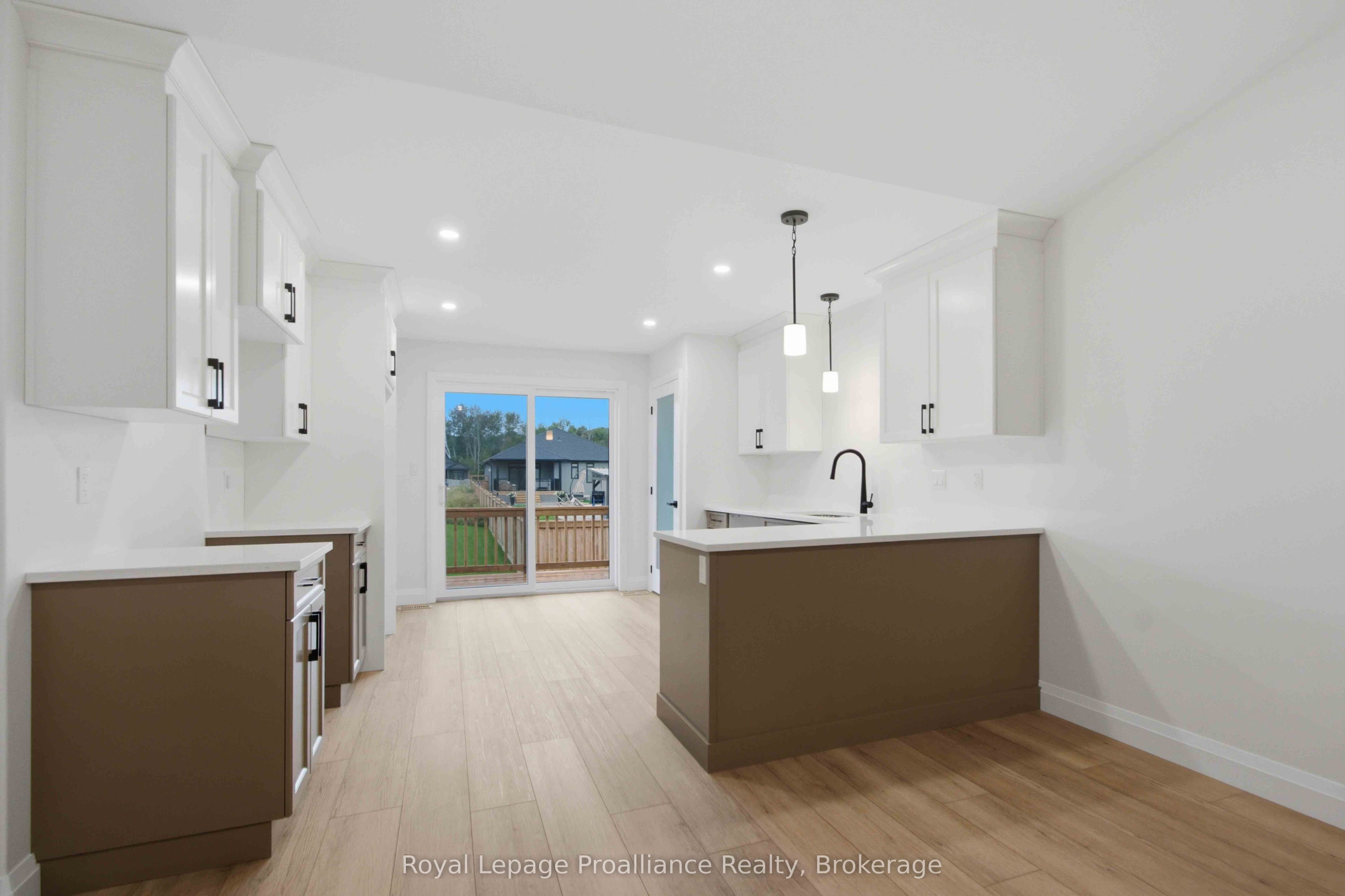 48 Mackenzie John Crescent Property Photo 7