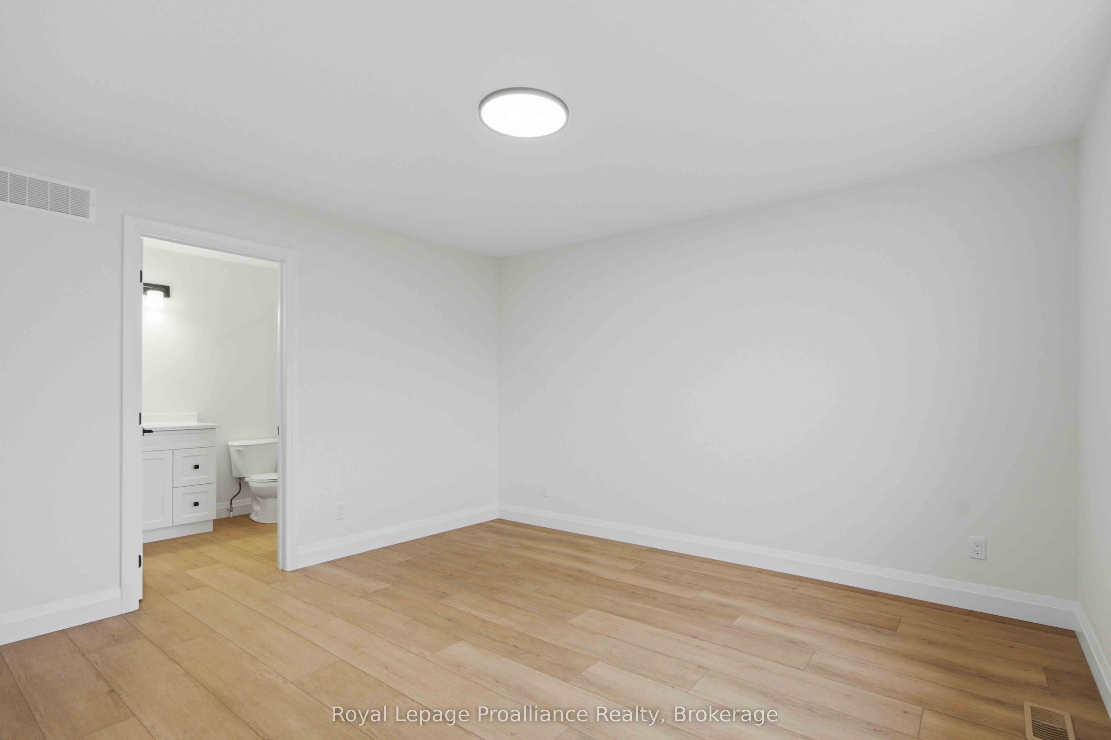 48 Mackenzie John Crescent Property Photo 12