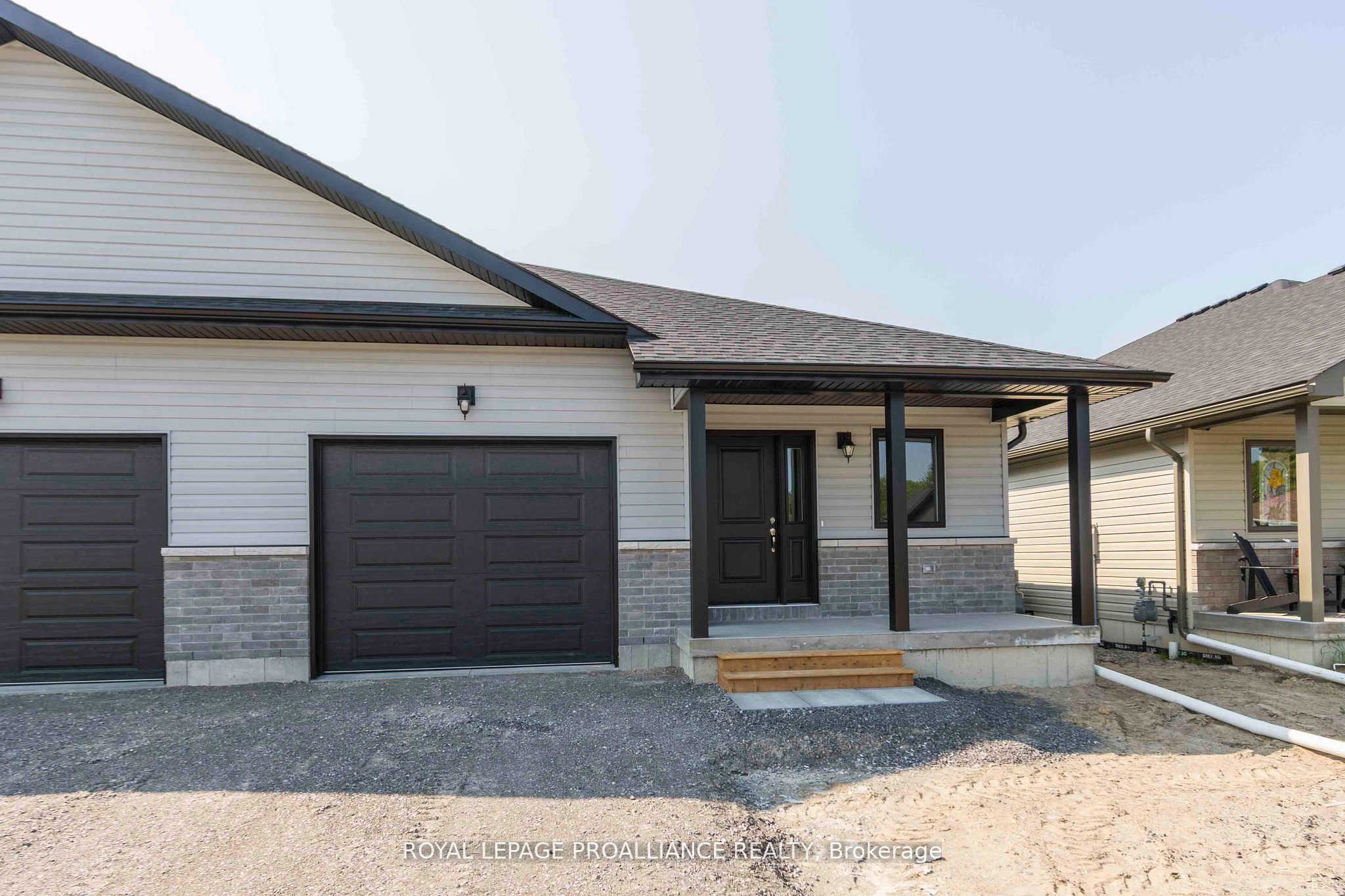 49 Mackenzie John Crescent Property Photo 1