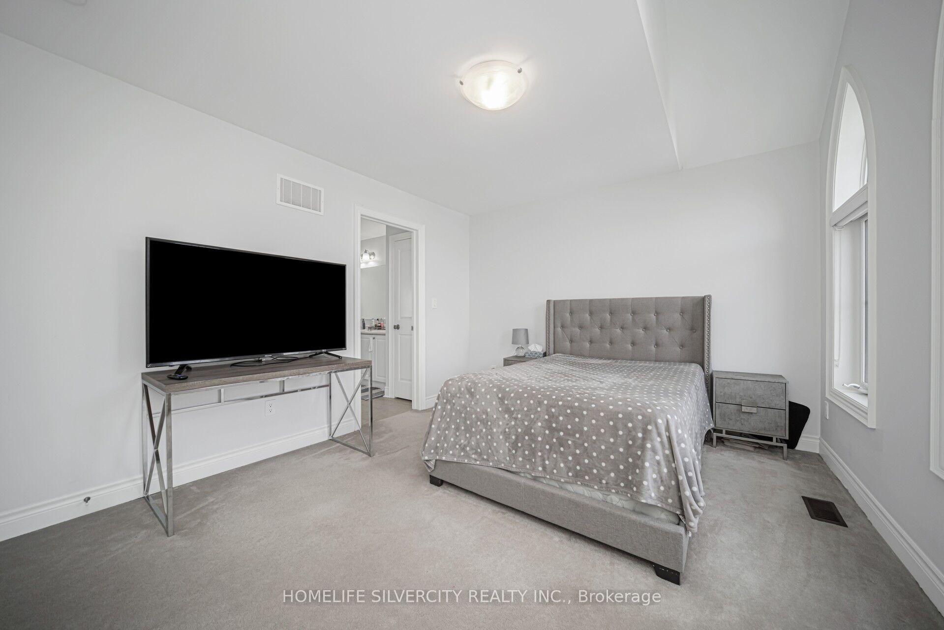 8 Mitchell Crescent Property Photo 24