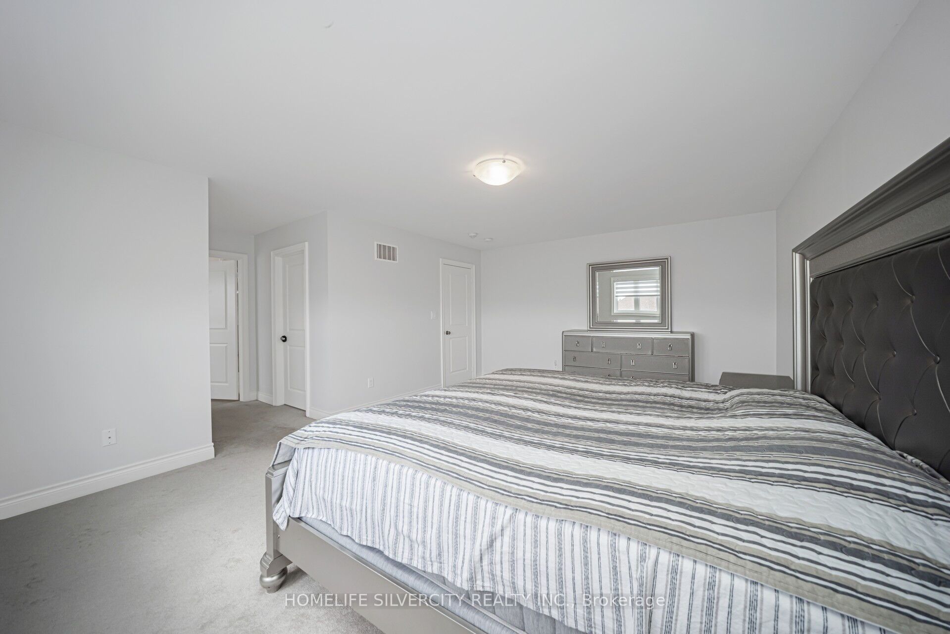 8 Mitchell Crescent Property Photo 34