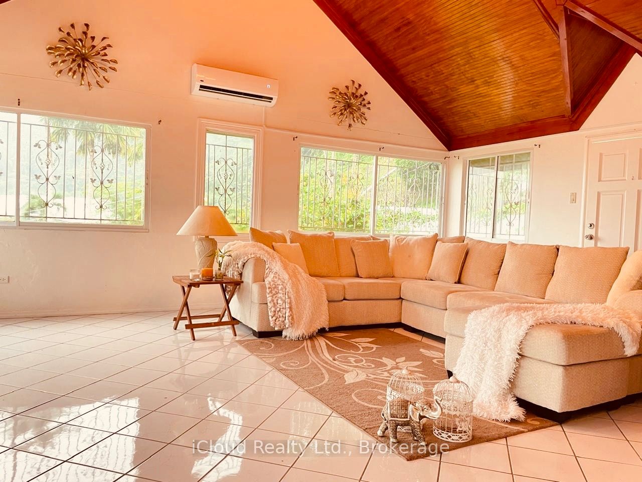 45 Lisa Avenue Property Photo 6