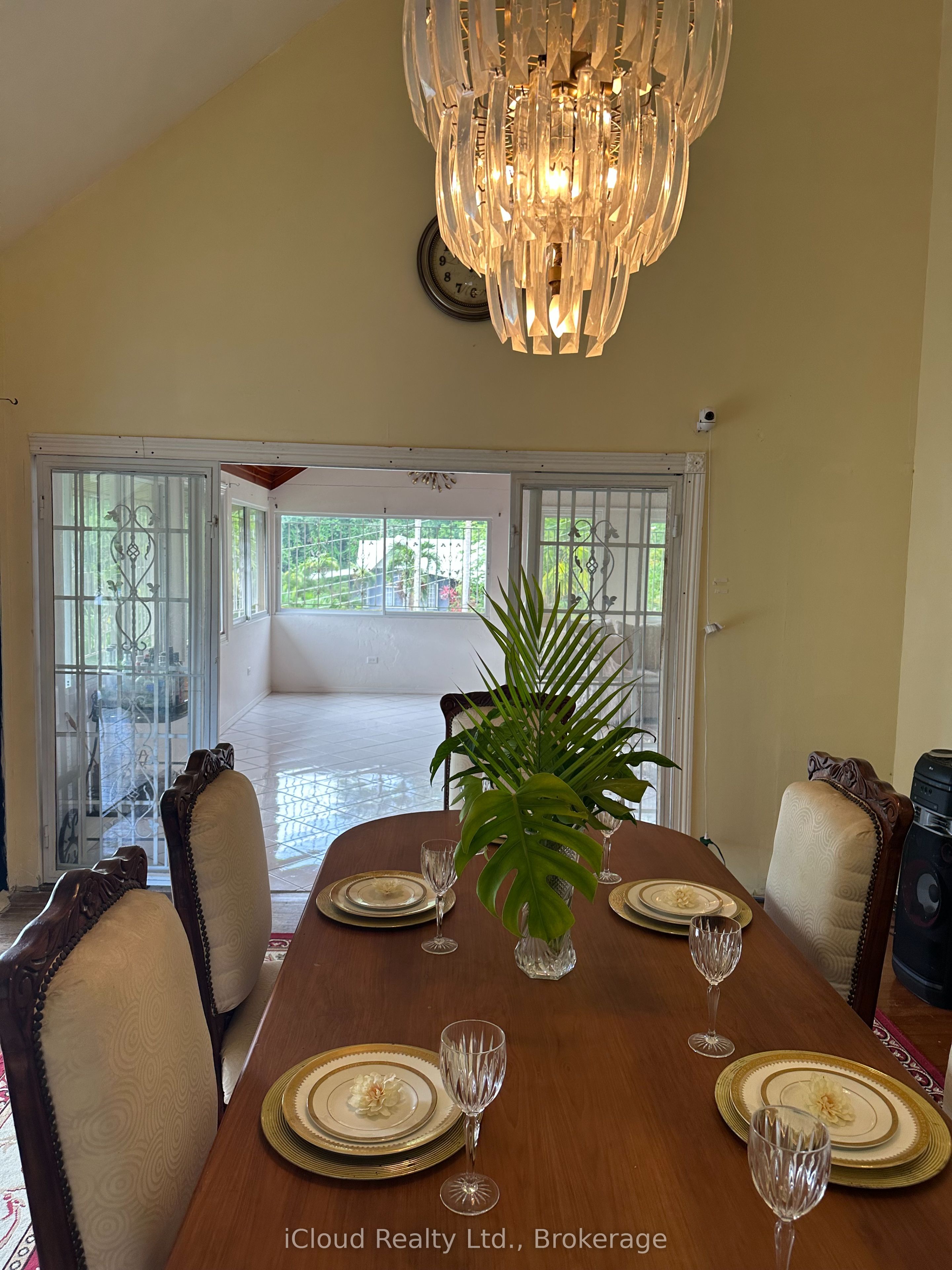 45 Lisa Avenue Property Photo 9
