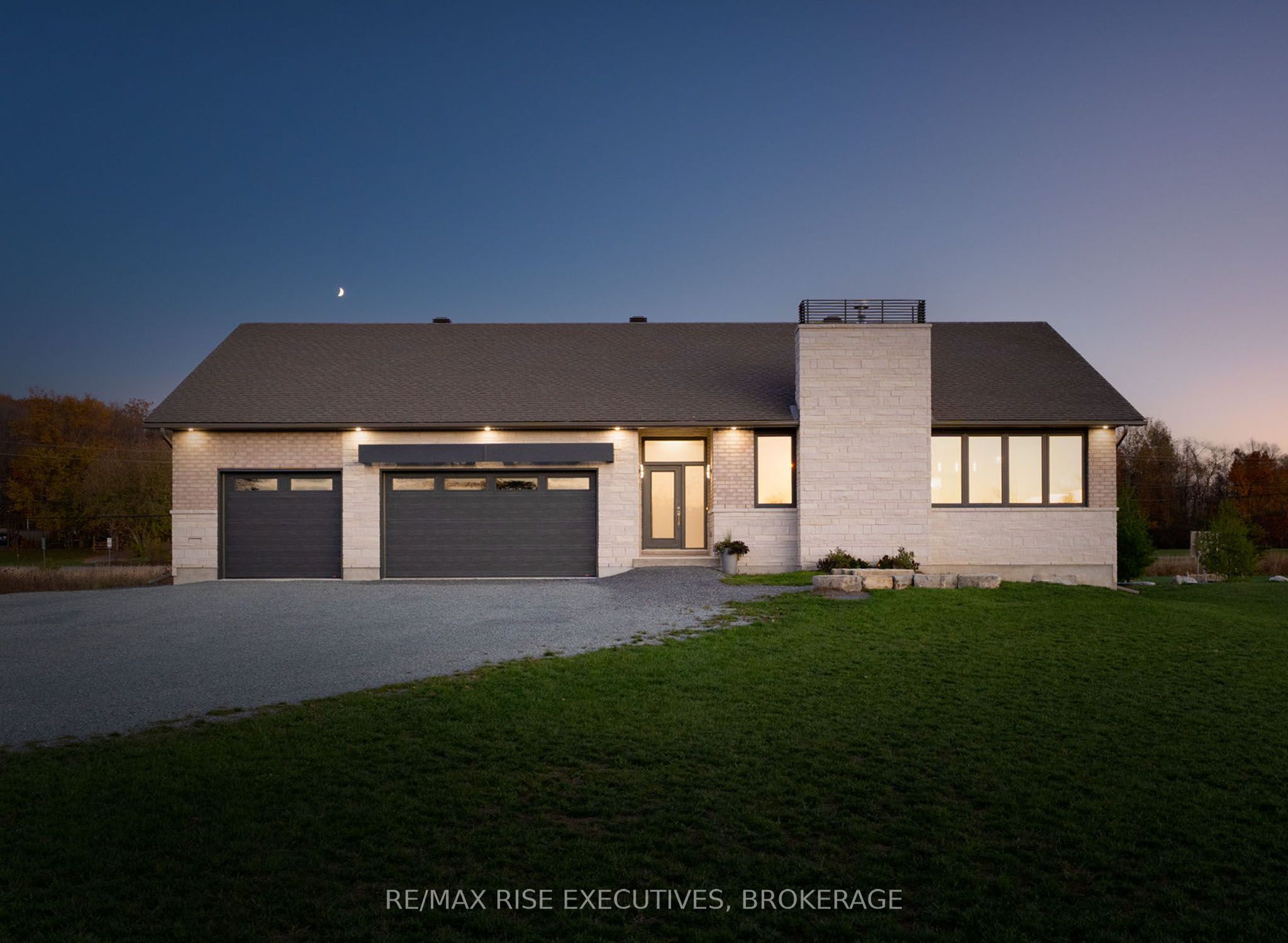158 Summerside Drive Property Photo 1