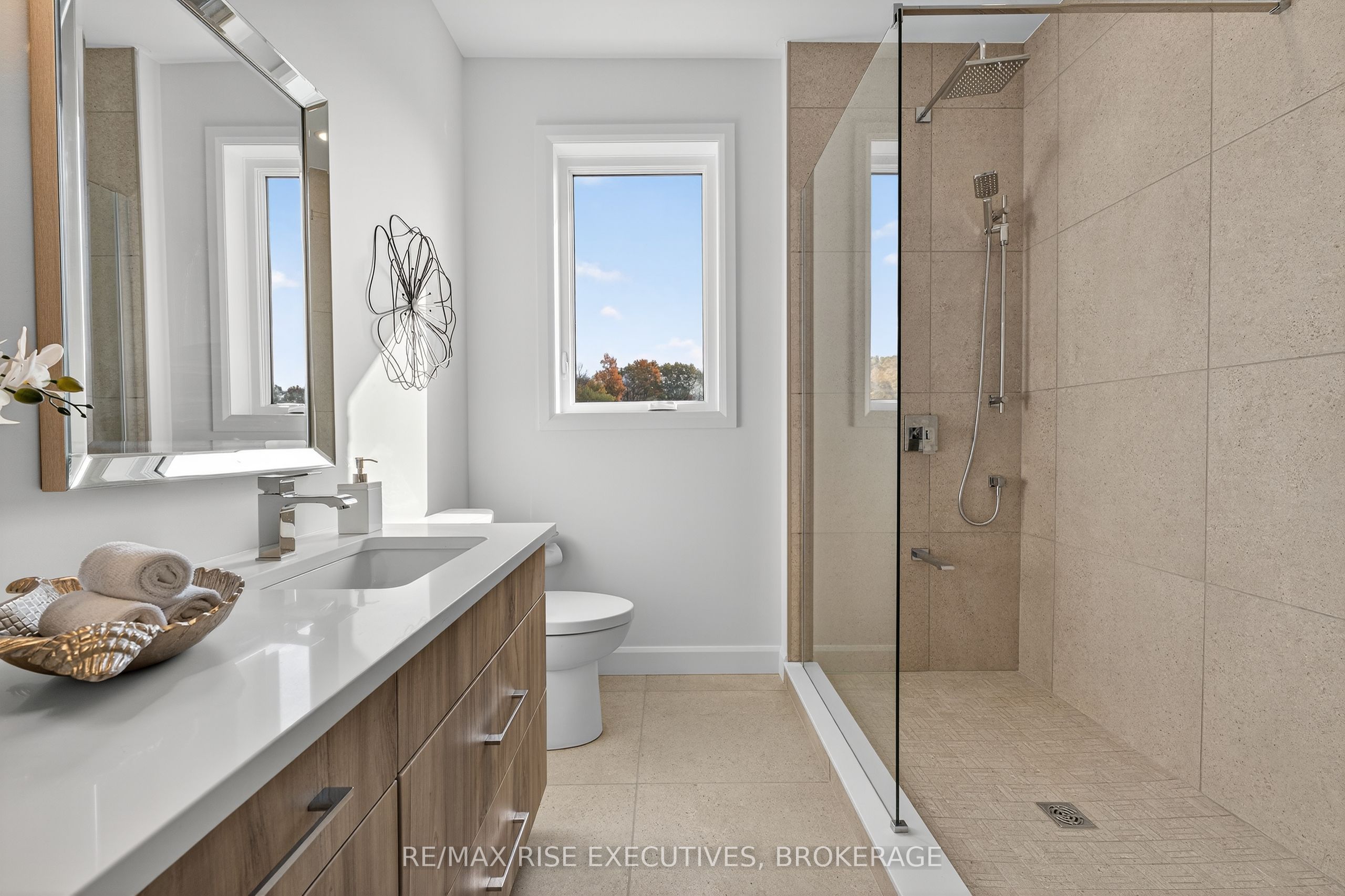 158 Summerside Drive Property Photo 28