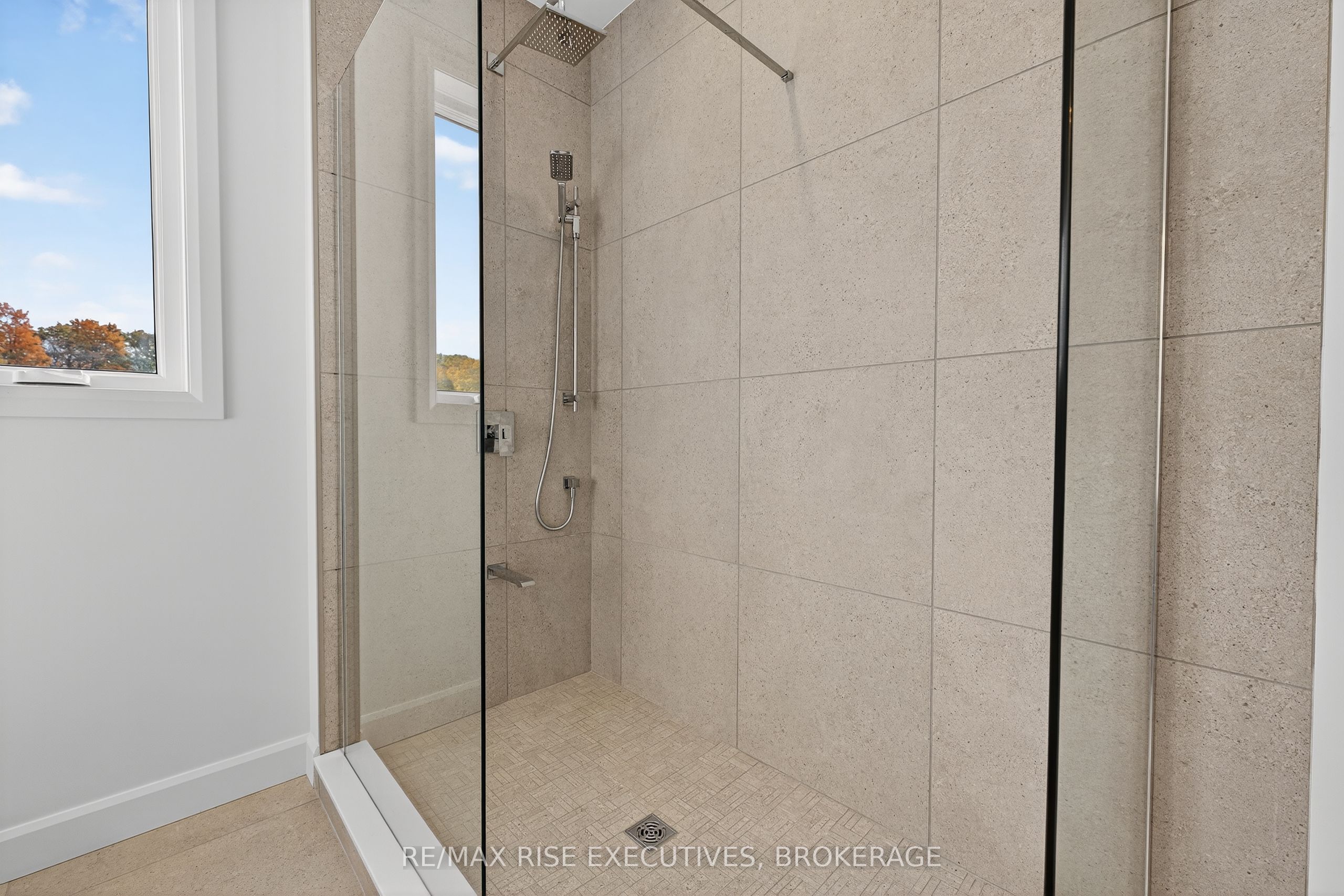 158 Summerside Drive Property Photo 29