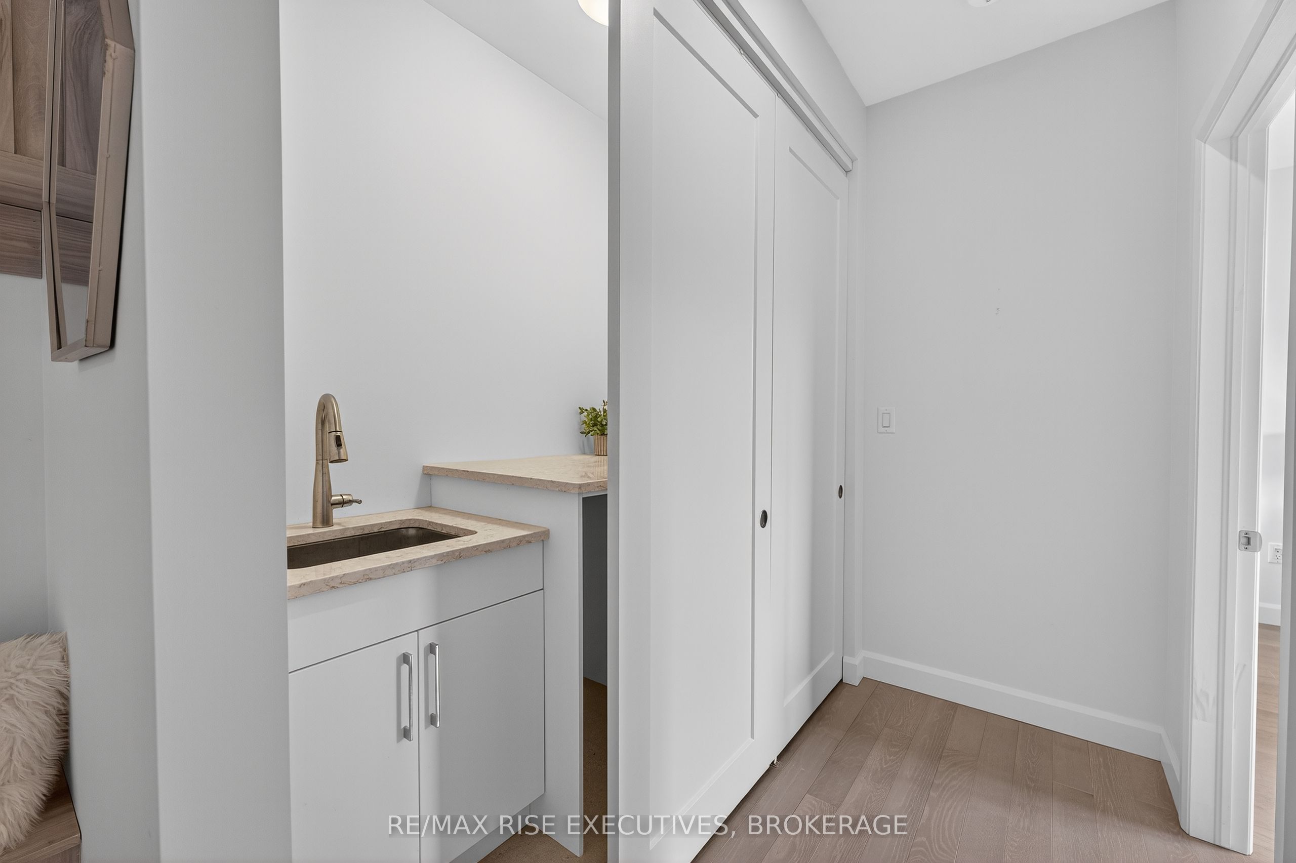 158 Summerside Drive Property Photo 39