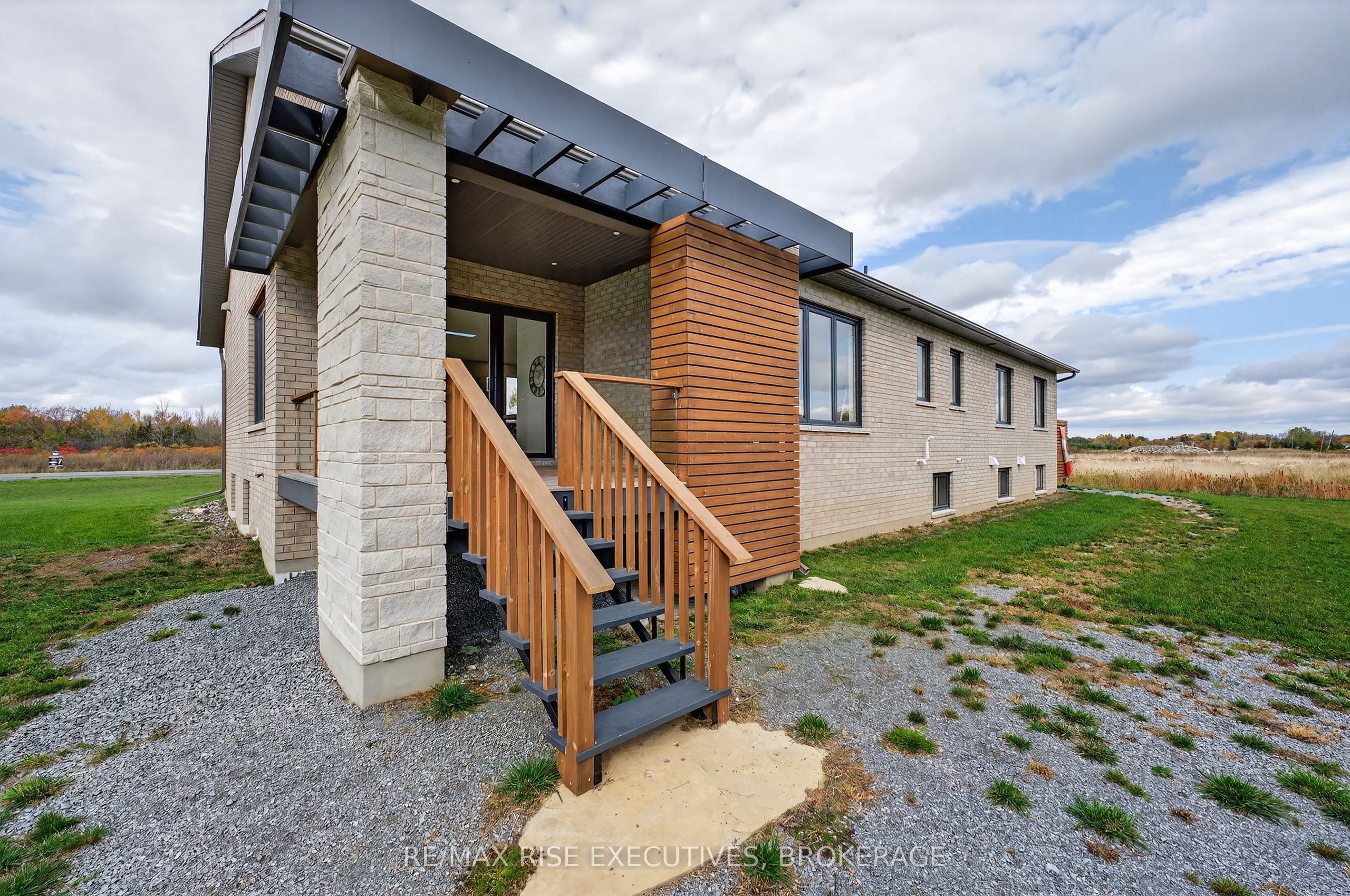 158 Summerside Drive Property Photo 43