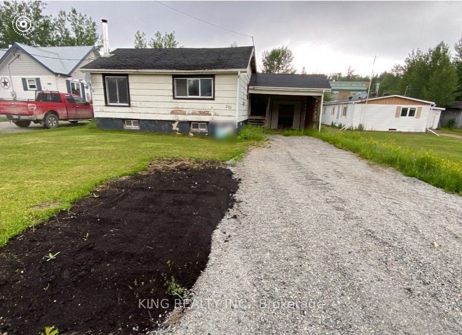 201 Third Avenue Property Photo 1