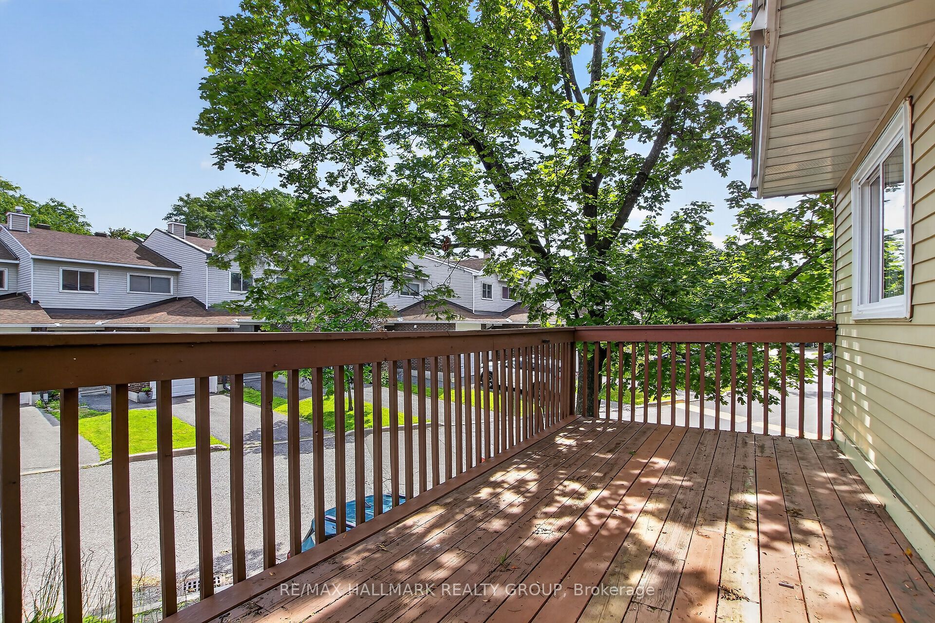 86 Esterlawn Private 7 Property Photo 5