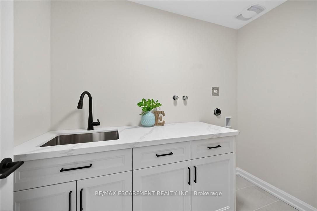 45 B Howard Street Property Photo 27