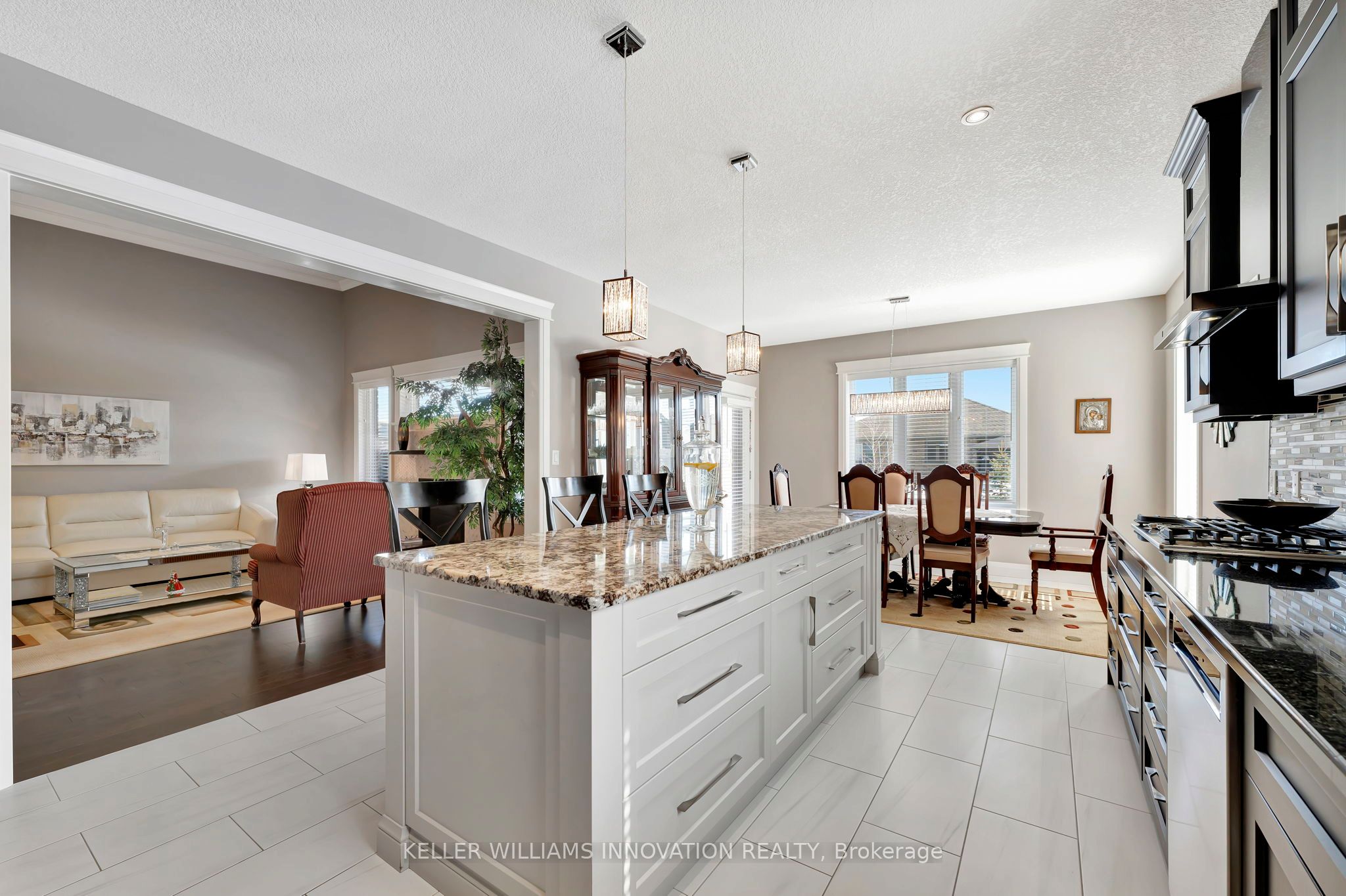 107 Forbes Crescent Property Photo 6