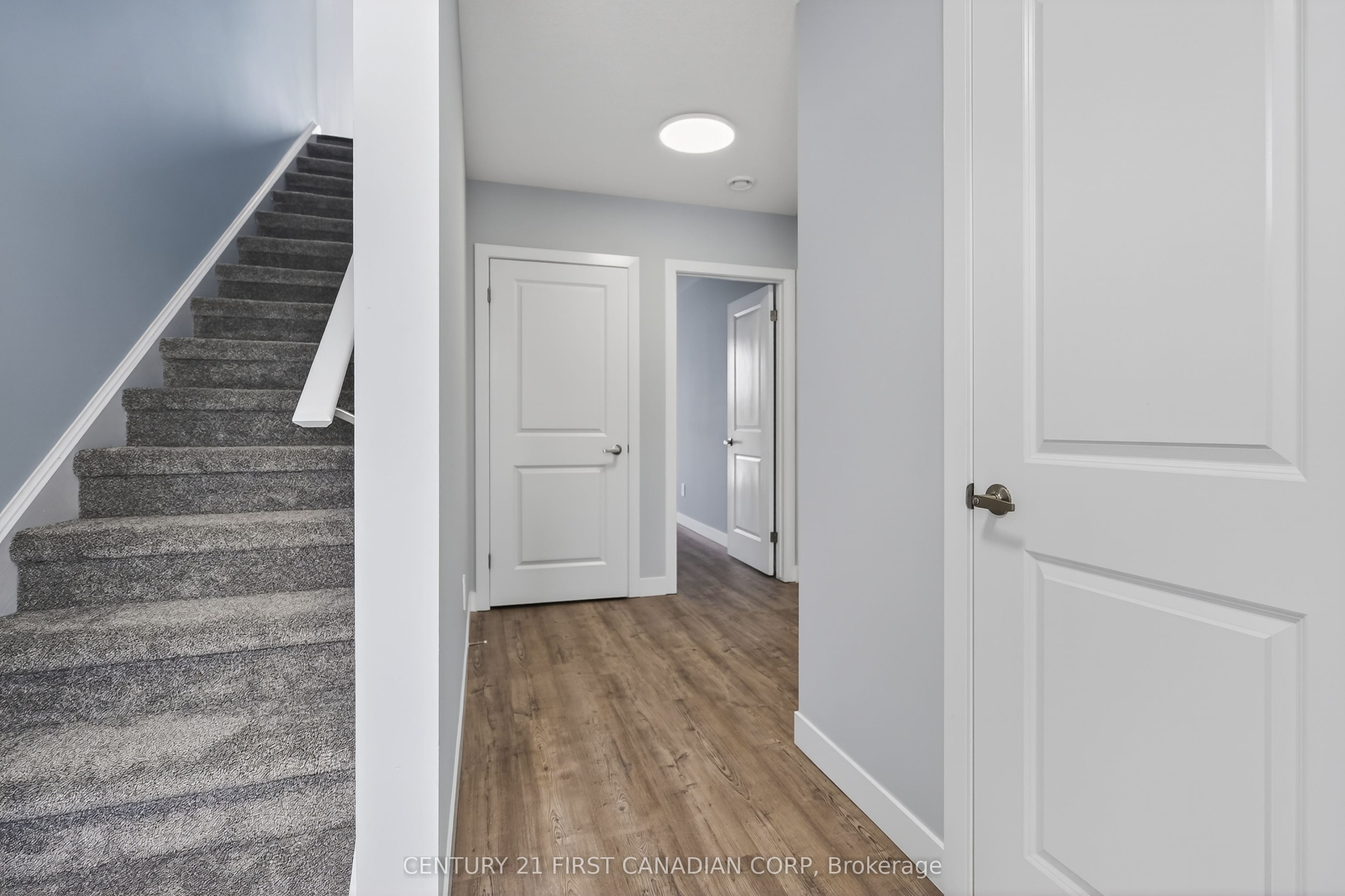 349 Southdale Road E 20 Property Photo 6