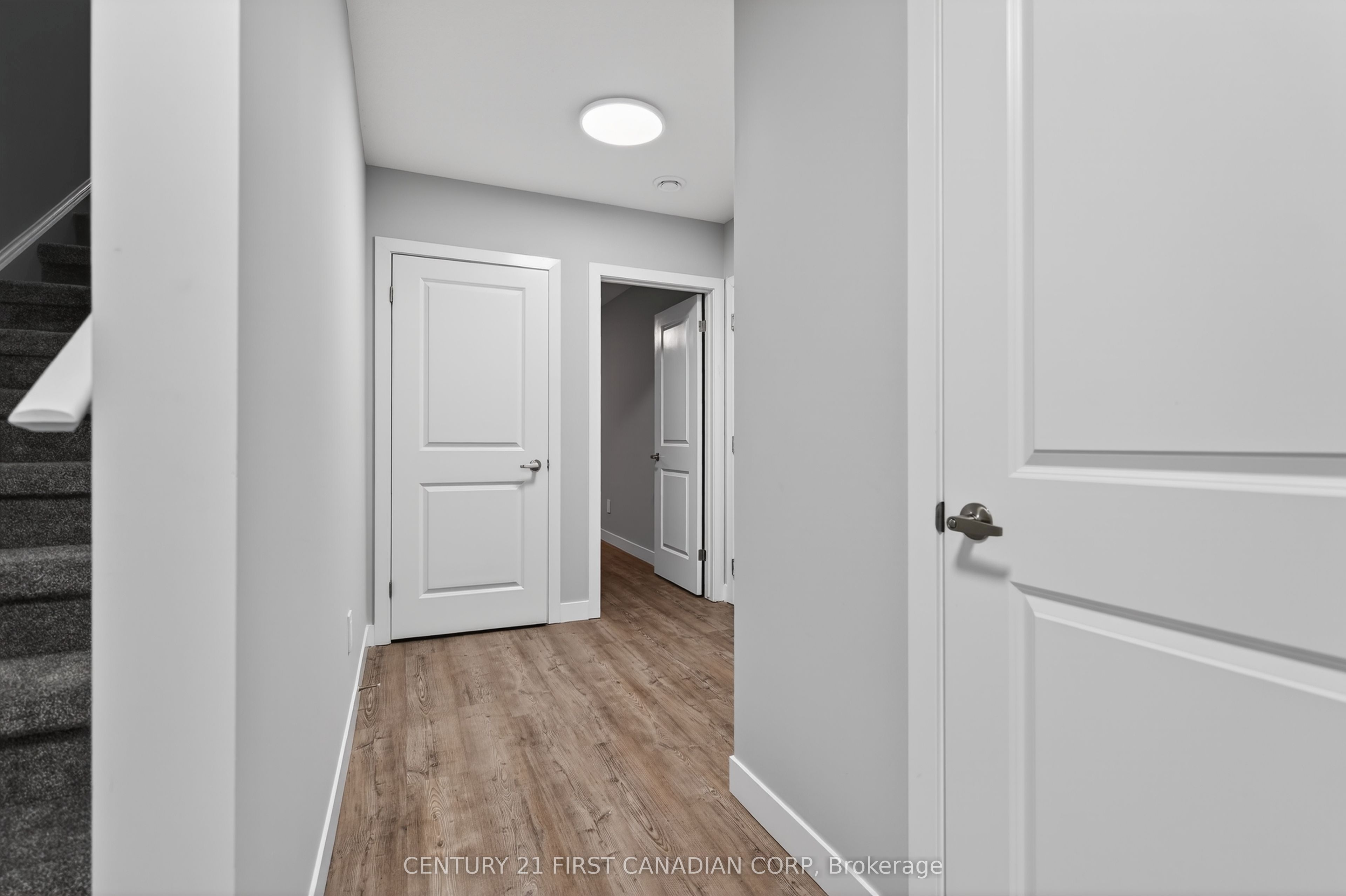 349 Southdale Road E 20 Property Photo 7