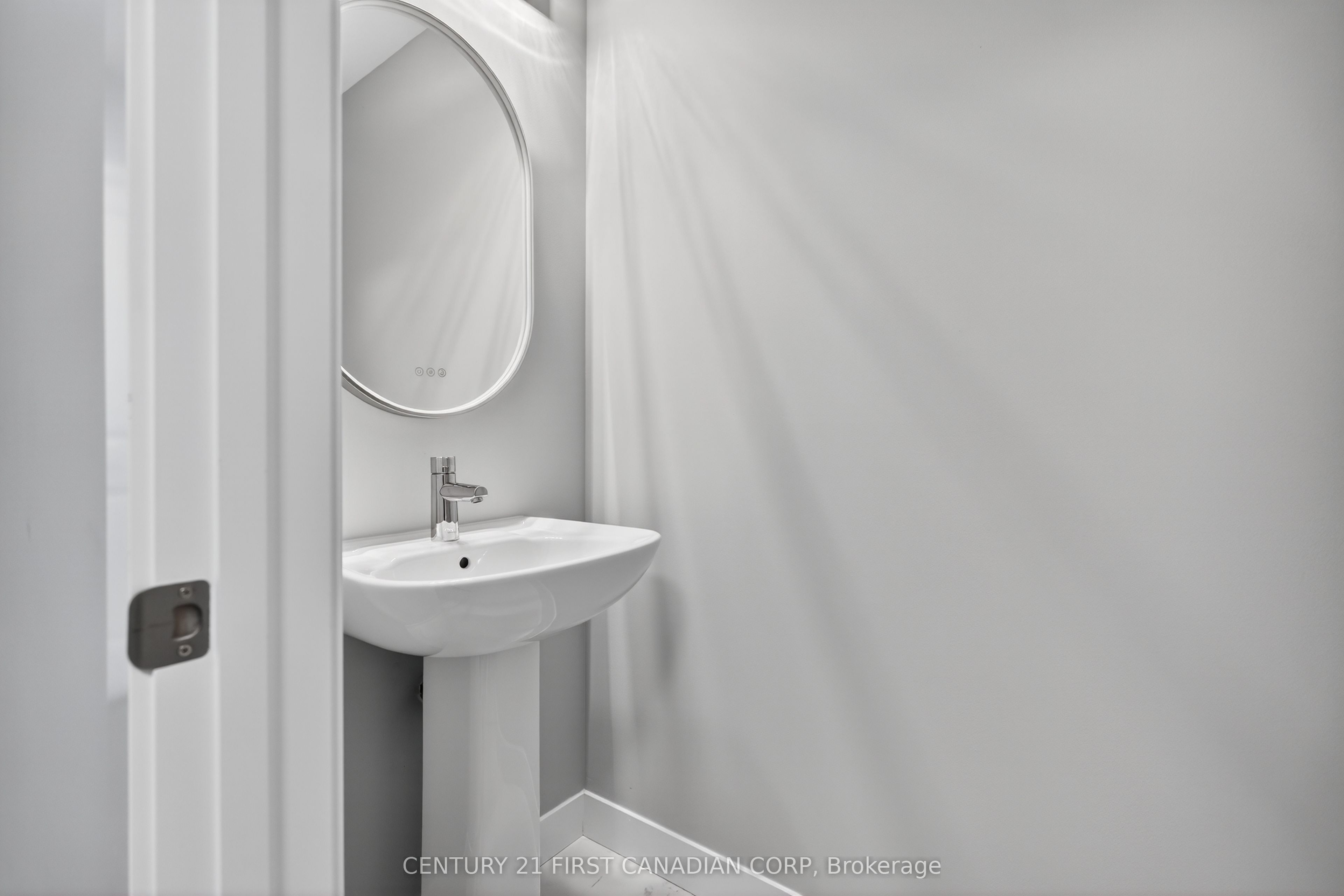 349 Southdale Road E 20 Property Photo 10