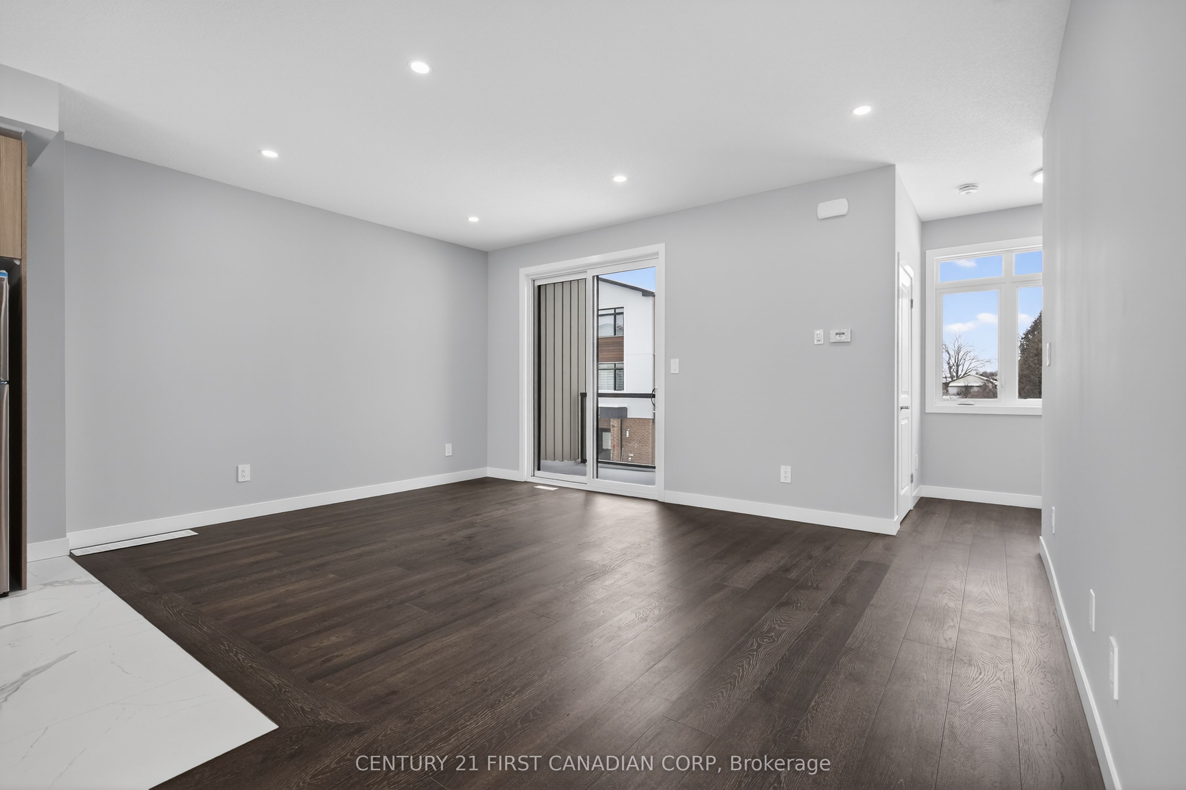 349 Southdale Road E 20 Property Photo 22