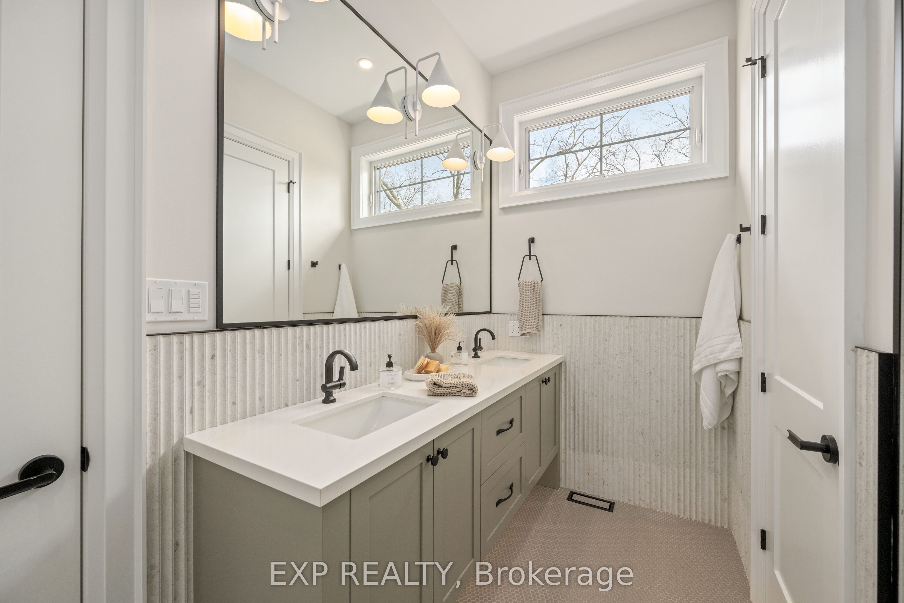 7 Sullivan Street Property Photo 20