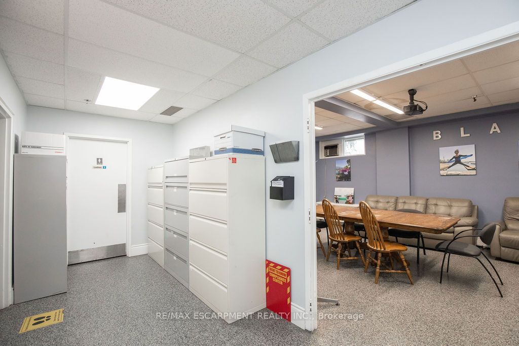 42 Niagara Street Property Photo 20