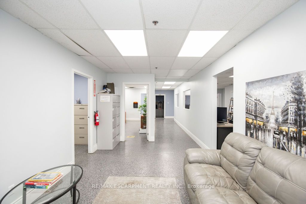 42 Niagara Street Property Photo 24