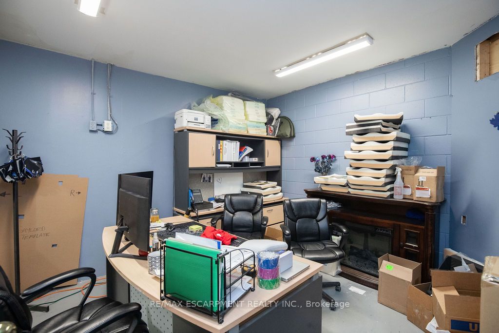 42 Niagara Street Property Photo 34
