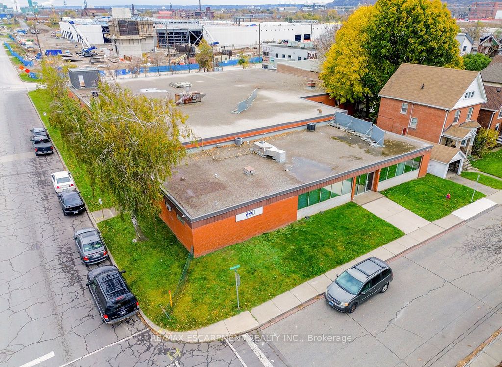 42 Niagara Street Property Photo 40