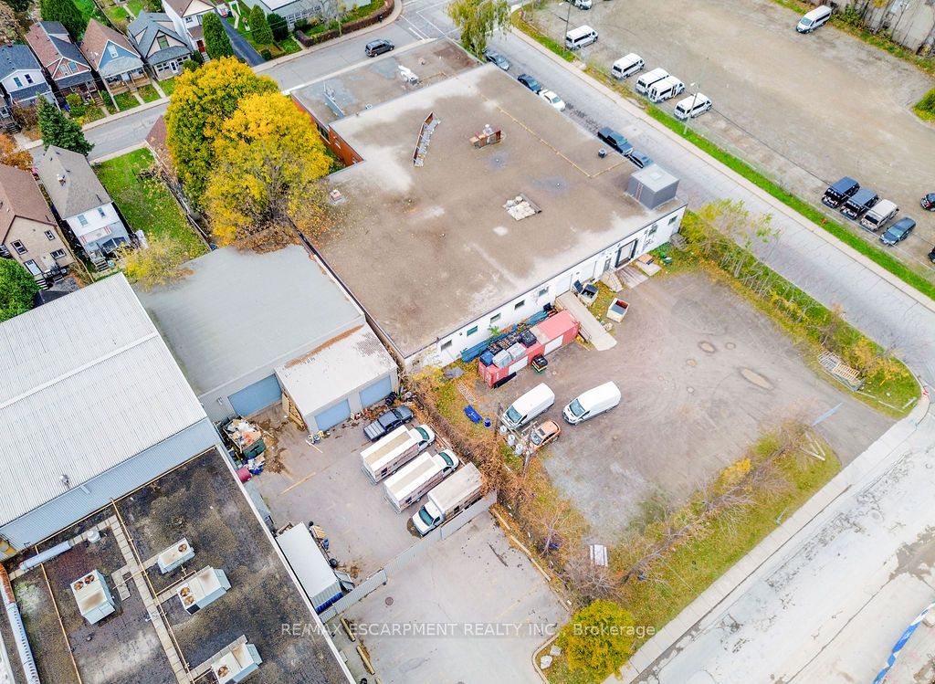 42 Niagara Street Property Photo 43