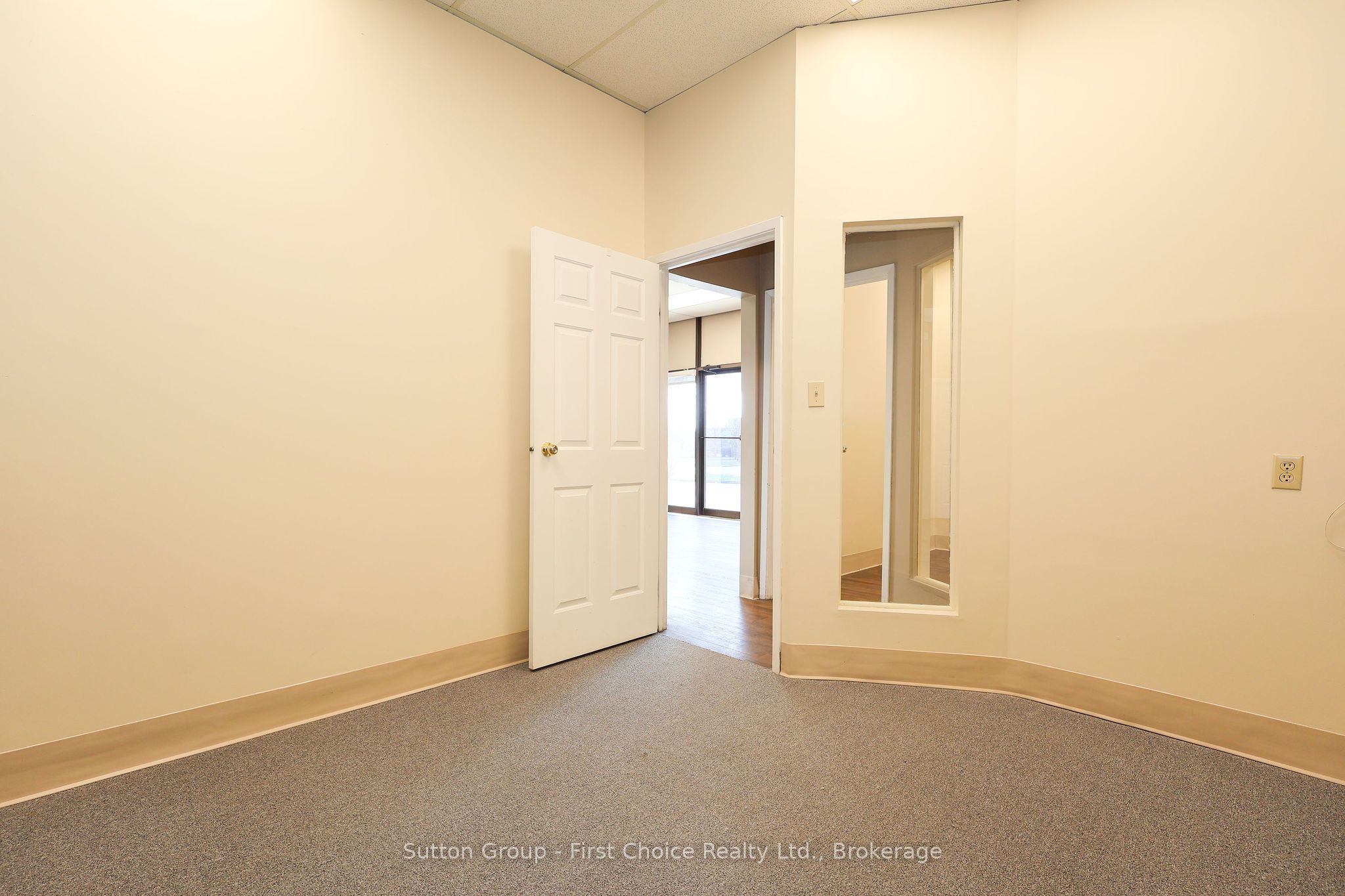 544 Huron Street Property Photo 12