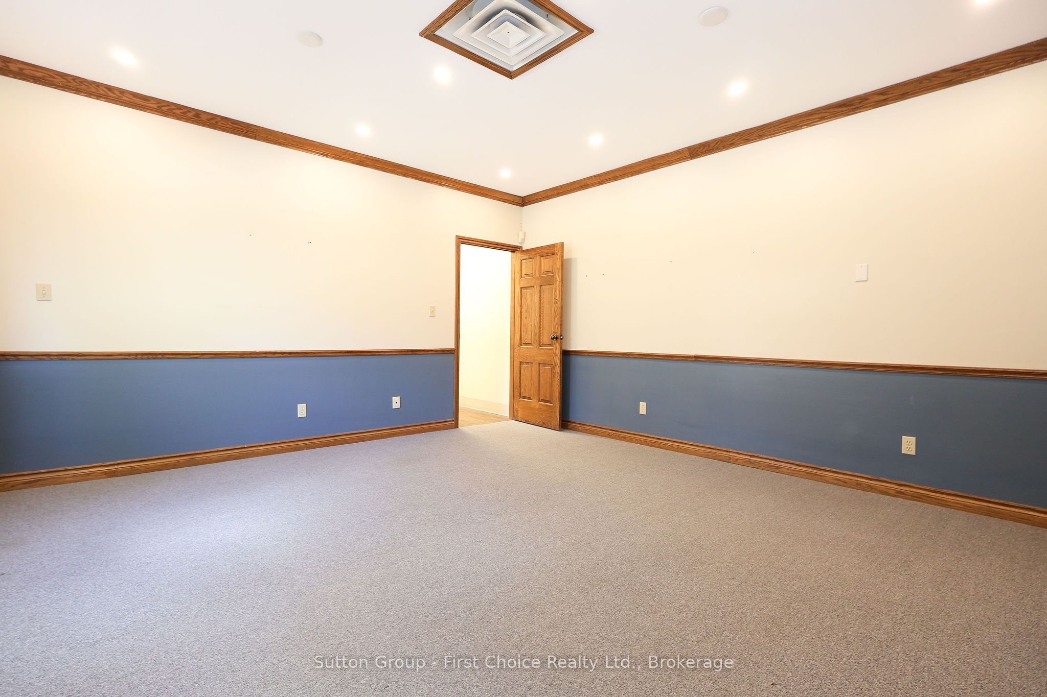 544 Huron Street Property Photo 28