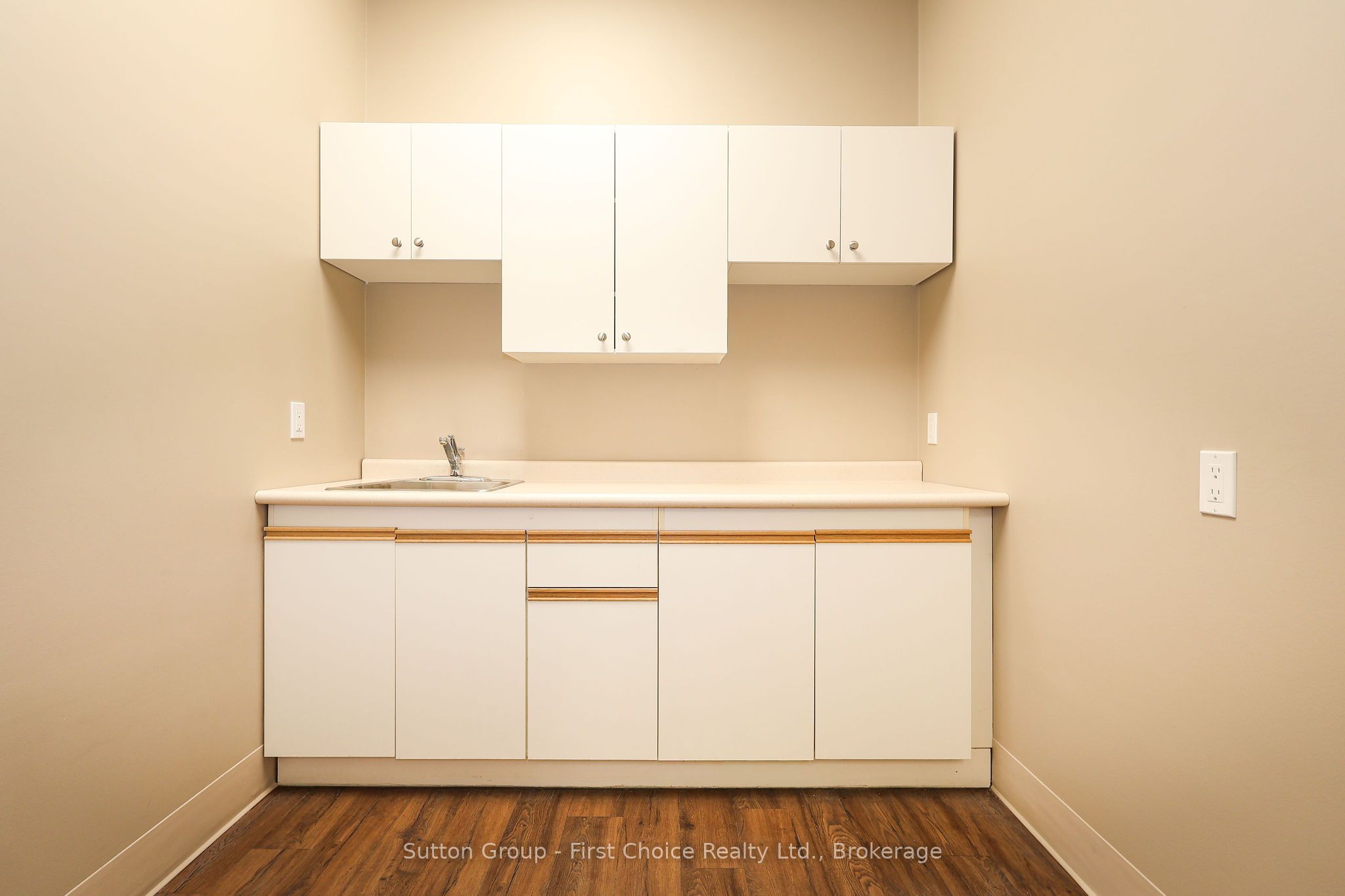 544 Huron Street Property Photo 31