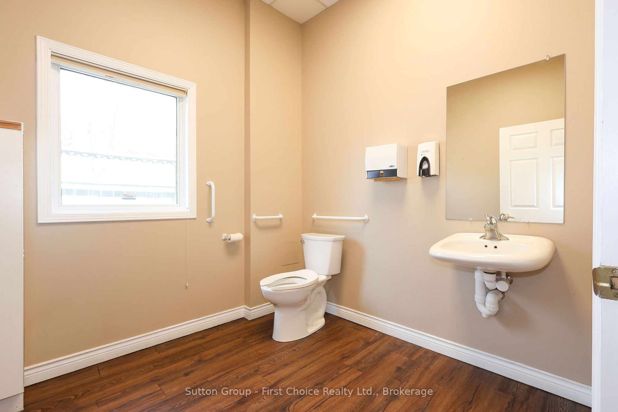 544 Huron Street Property Photo 33