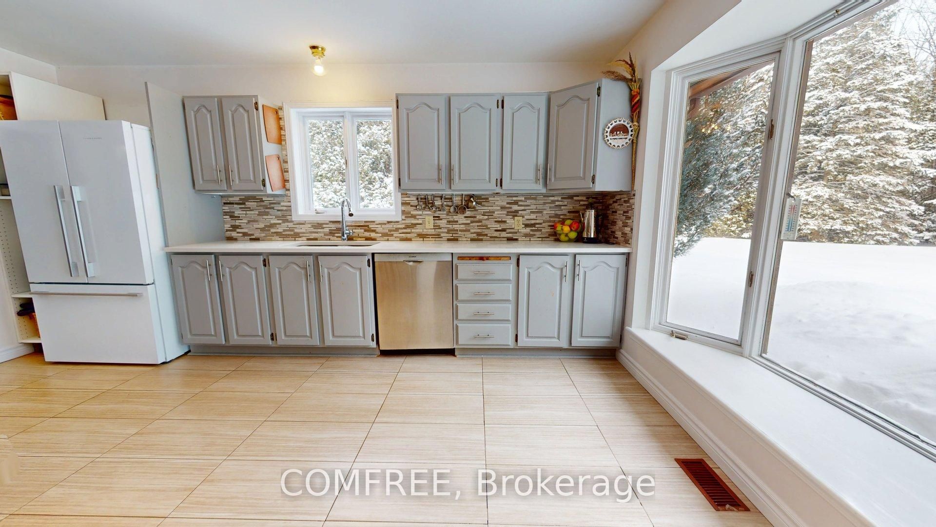 11954 Forest Hill Road Property Photo 6