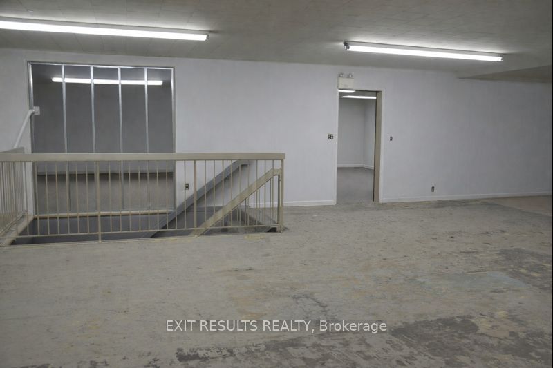 1027 Notre Dame Street Property Photo 6