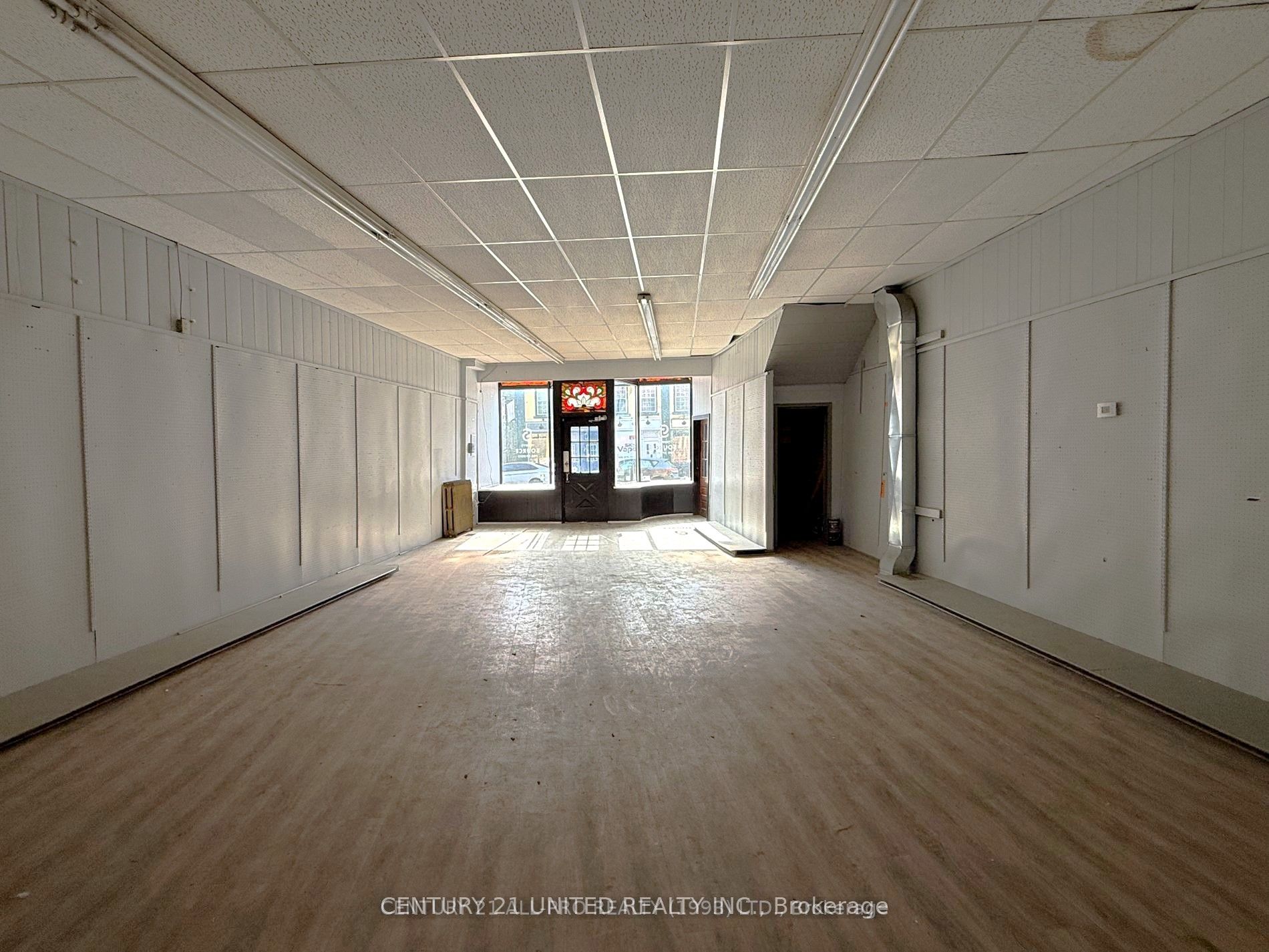 84 King Street W A Property Photo 6