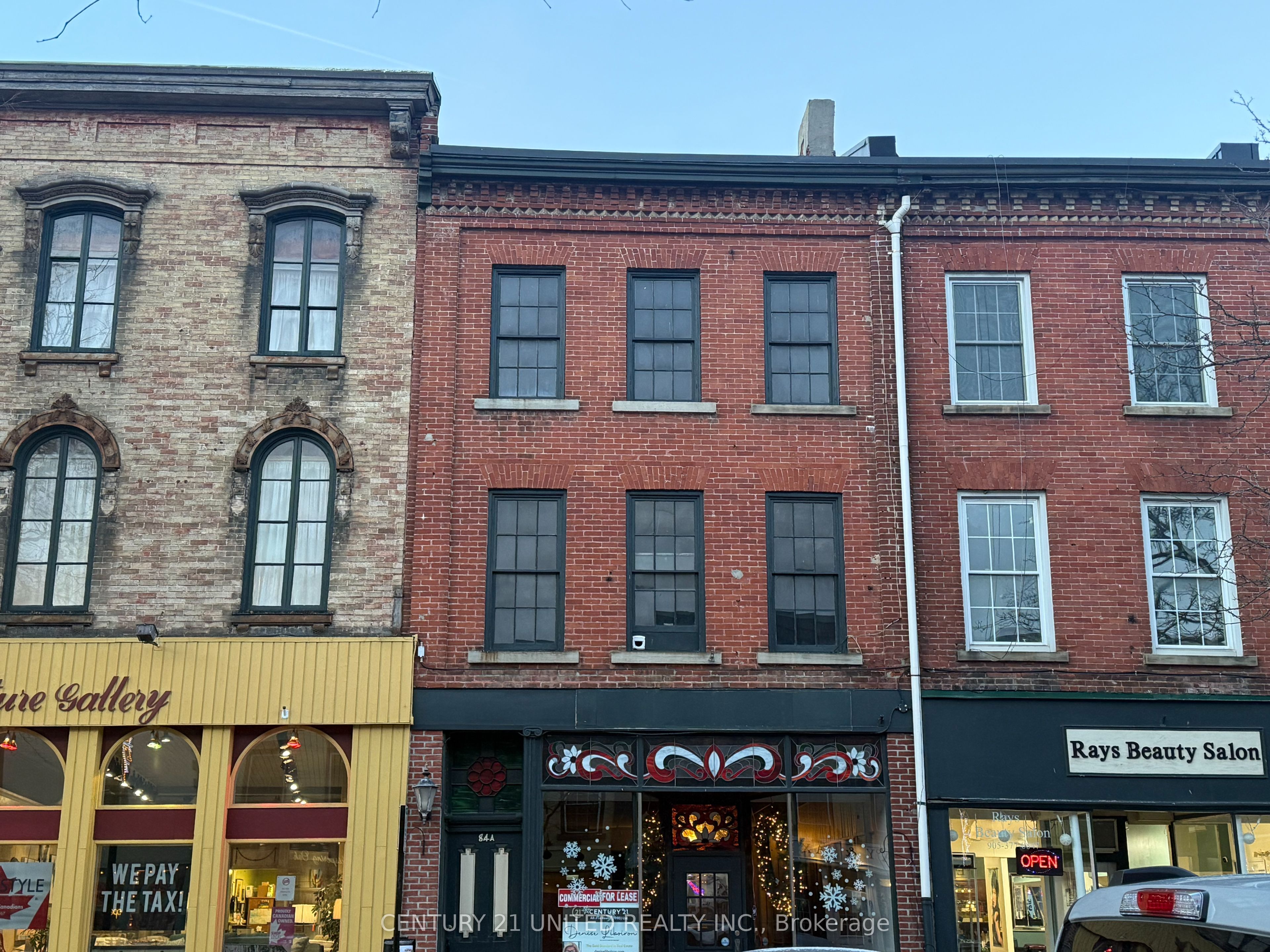 84 King Street W A Property Photo 7