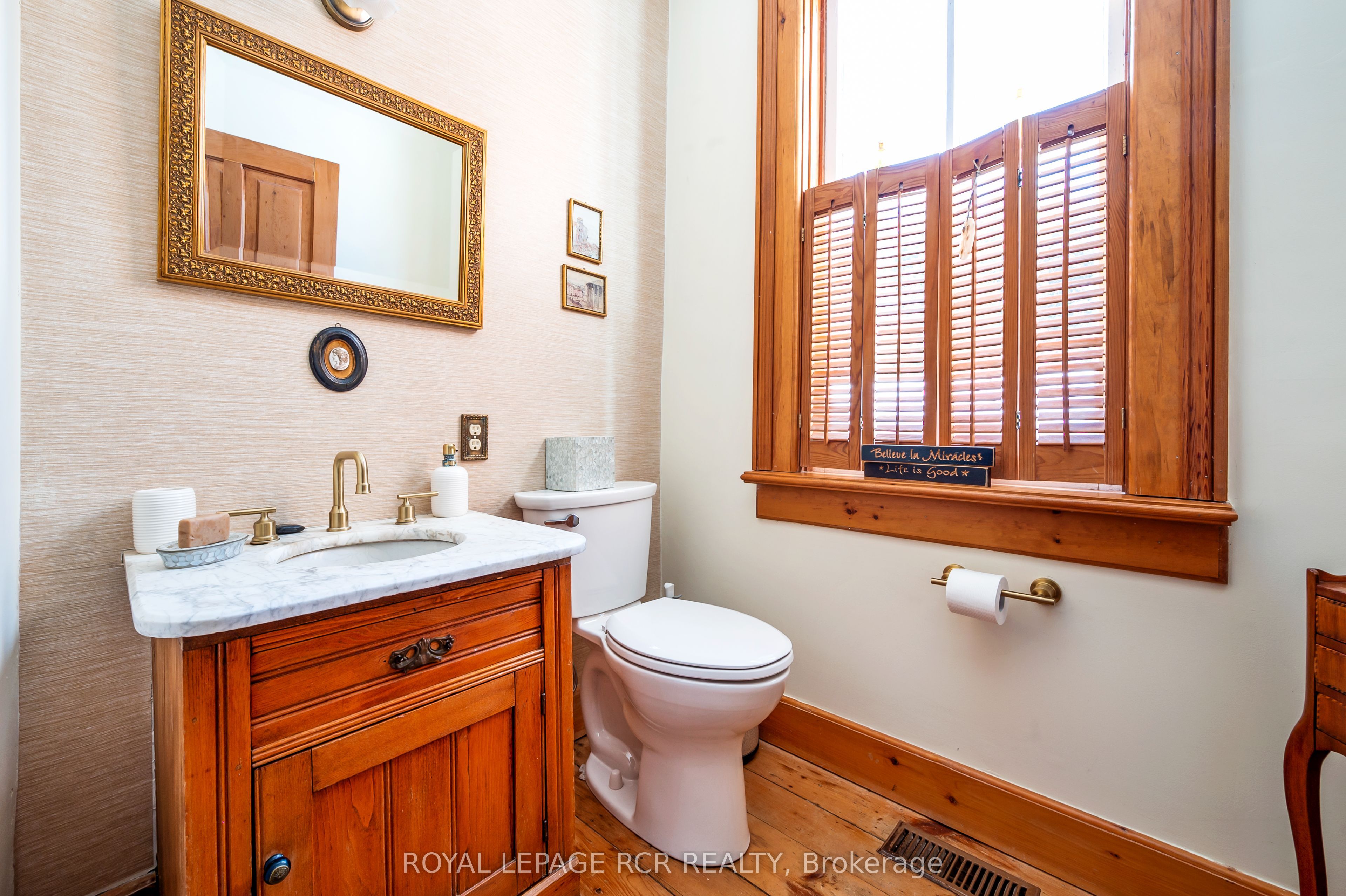 6000 Eighth Line Property Photo 21