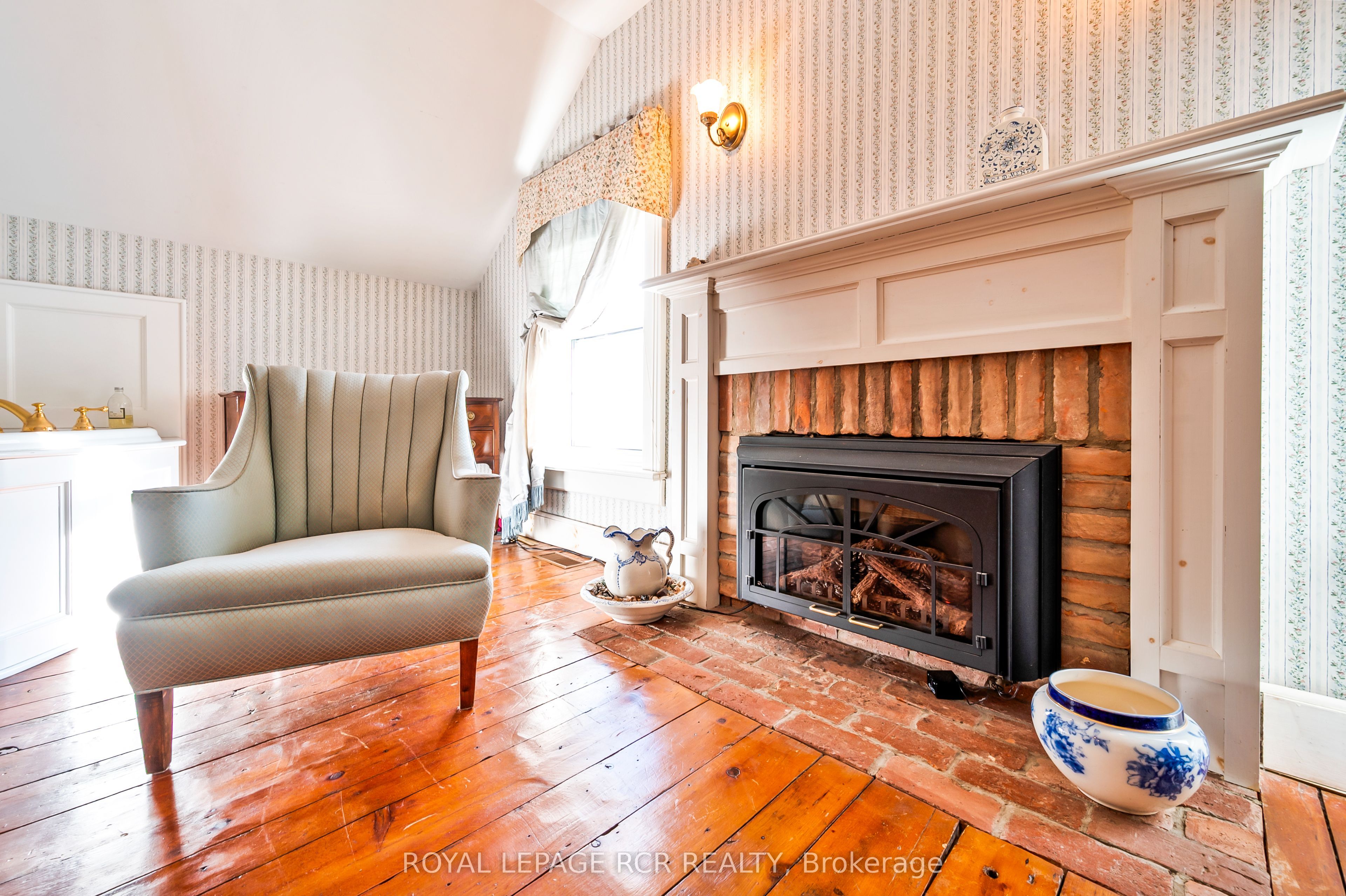 6000 Eighth Line Property Photo 24