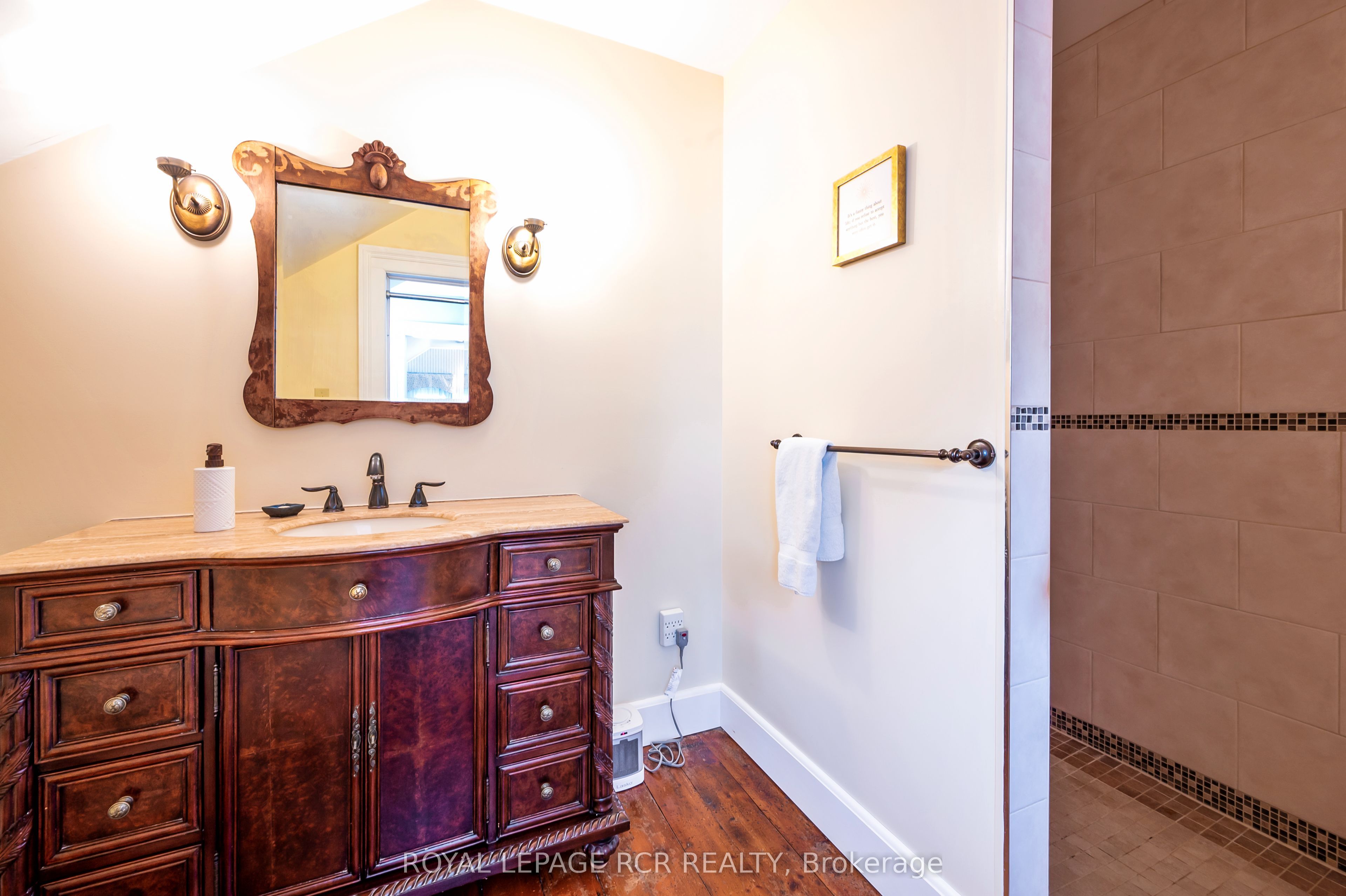 6000 Eighth Line Property Photo 27