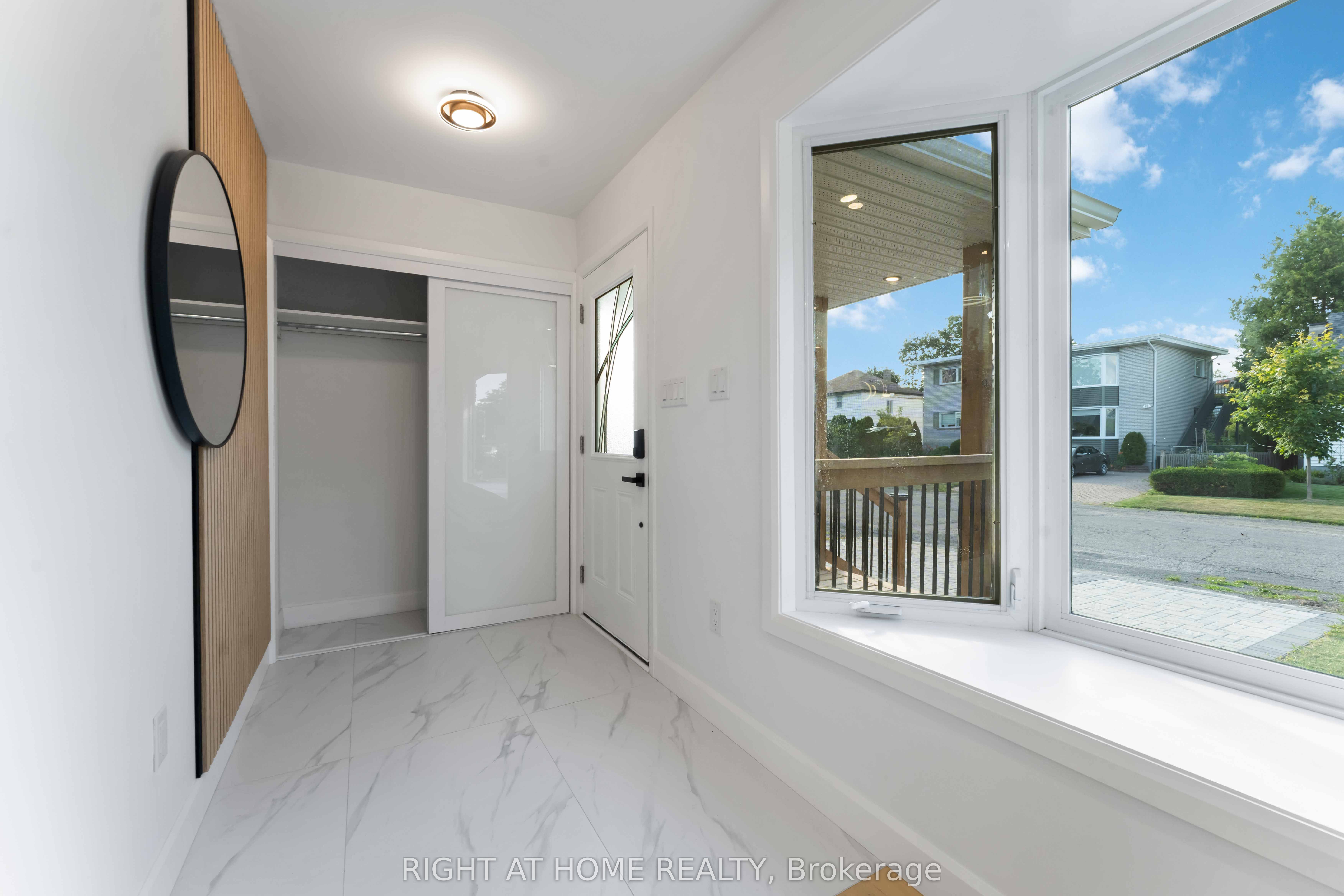 2700 Priscilla Street Property Photo 4