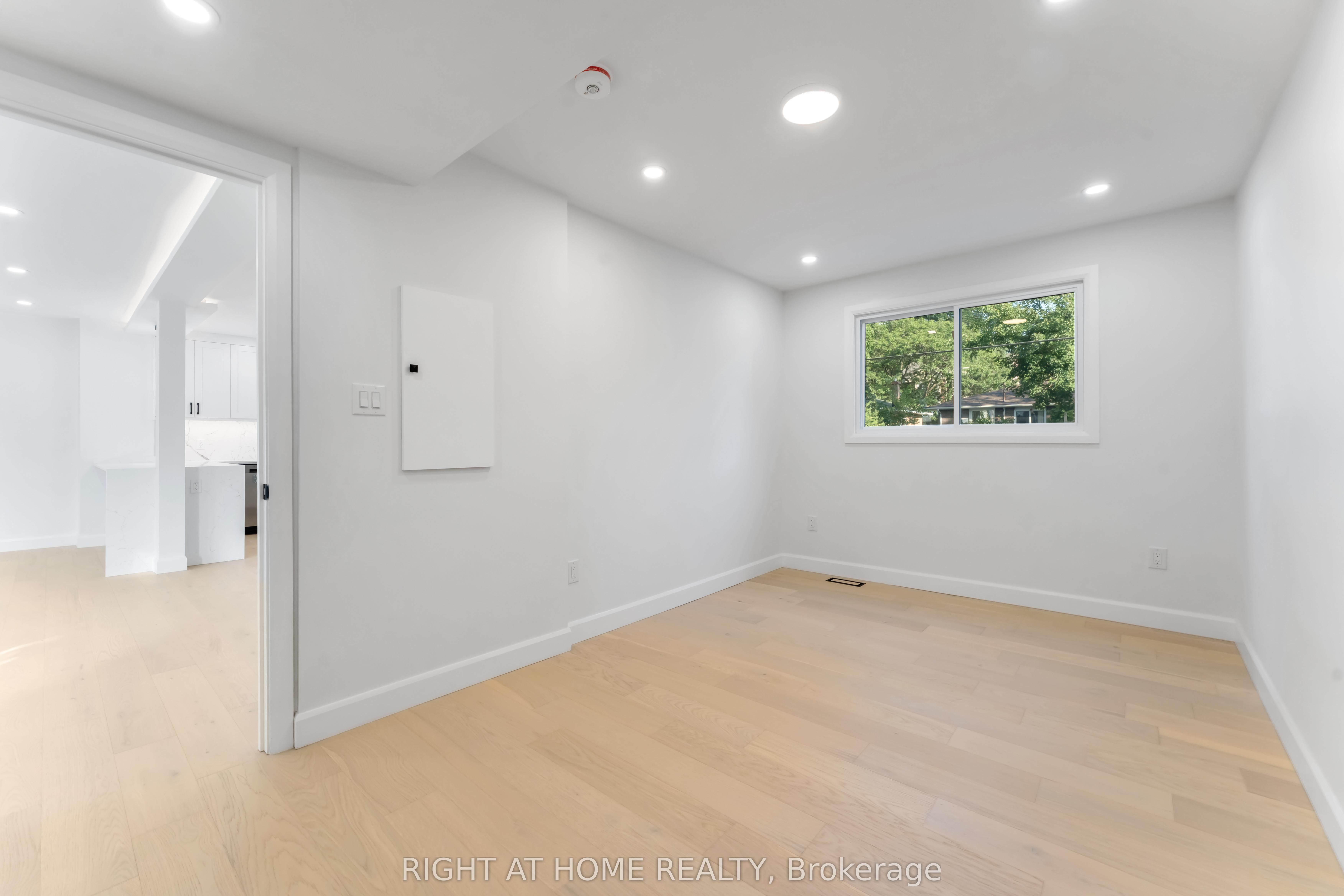 2700 Priscilla Street Property Photo 8
