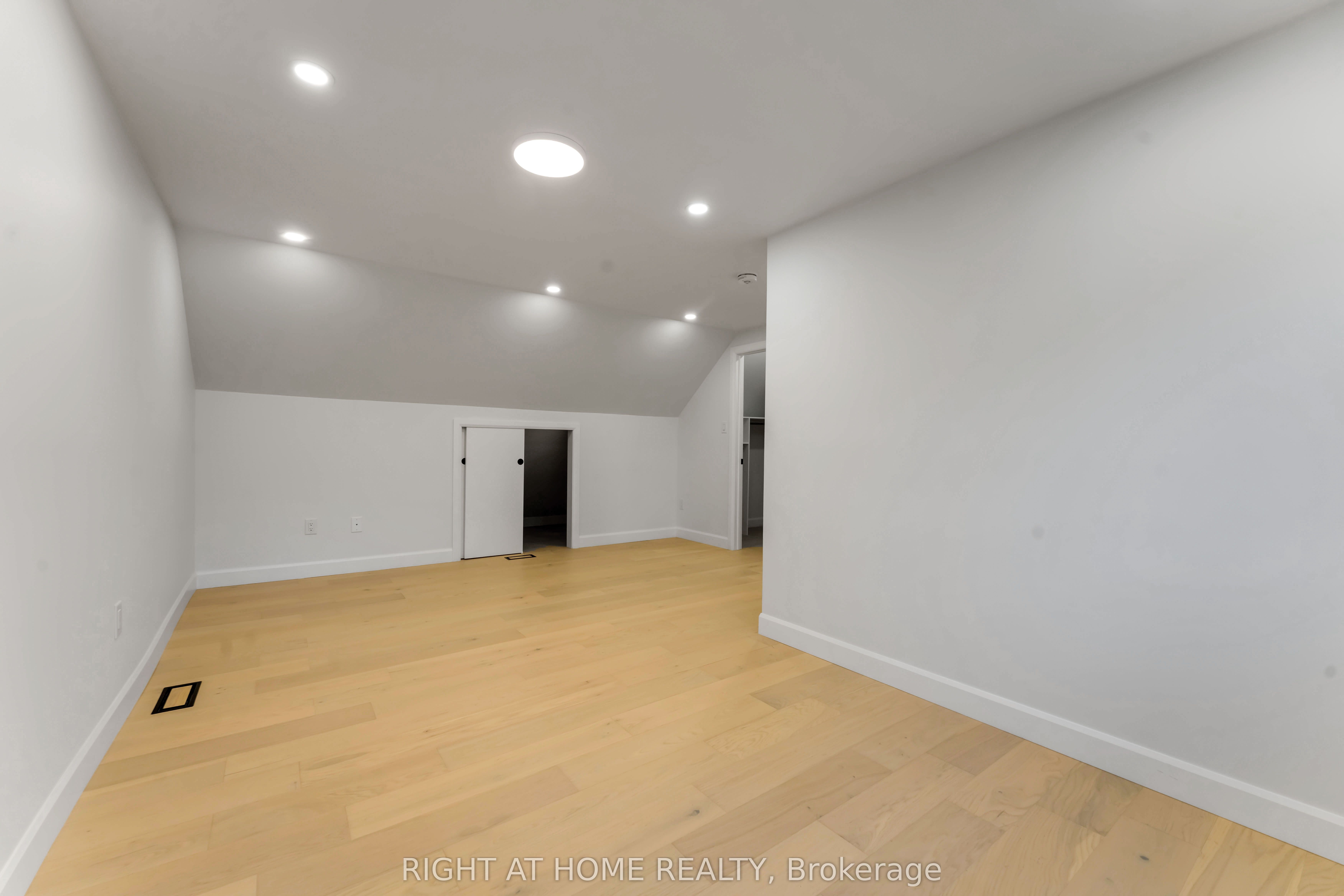 2700 Priscilla Street Property Photo 21