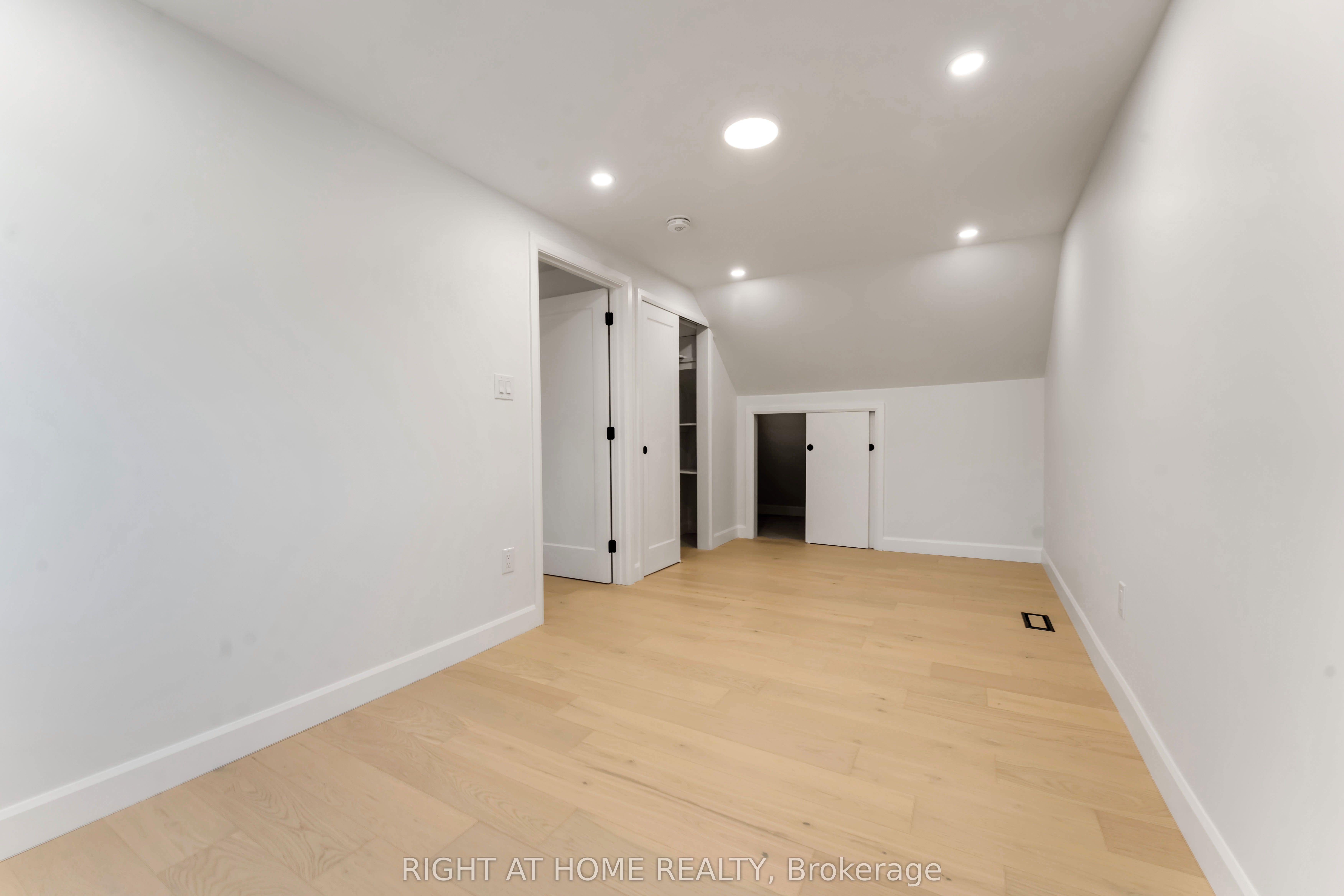 2700 Priscilla Street Property Photo 25