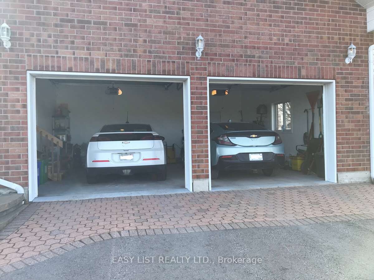 36 Elizabeth Drive Property Photo 4